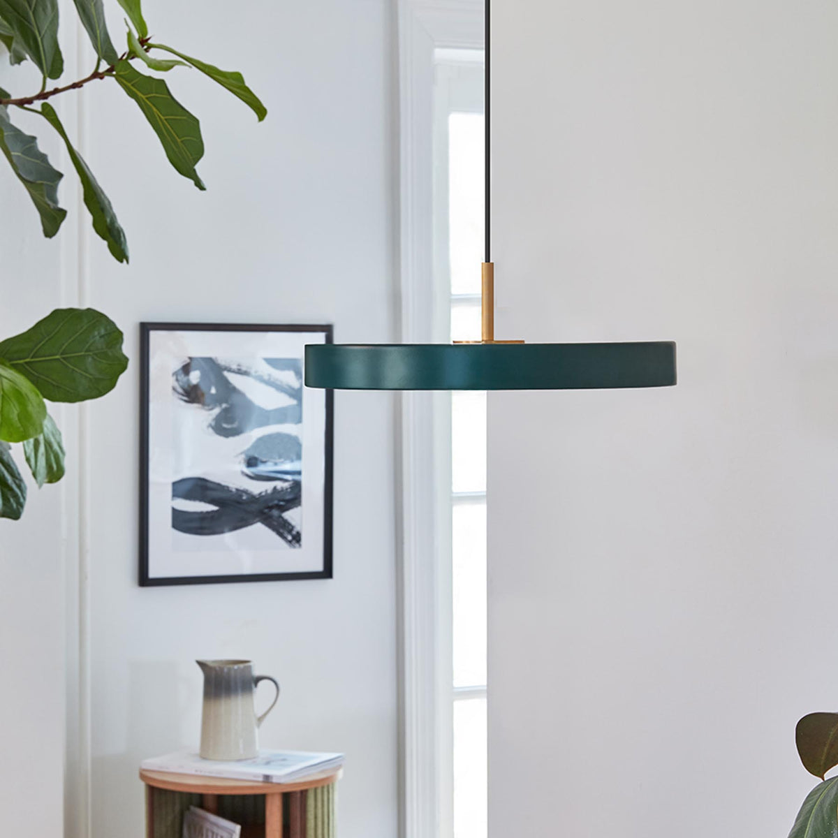 Asteria Mini Pendellampe in Forest Green präsentiert im Onlineshop von KAQTU Design AG. Pendelleuchte ist von Umage