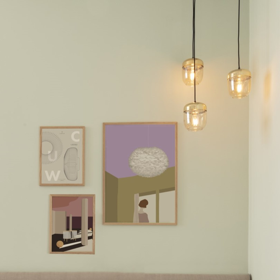 Stilvoller Acorn Lampenschirm in warmem Amber Brass, perfekt für eine gemütliche Atmosphäre und modernes Wohndesign.