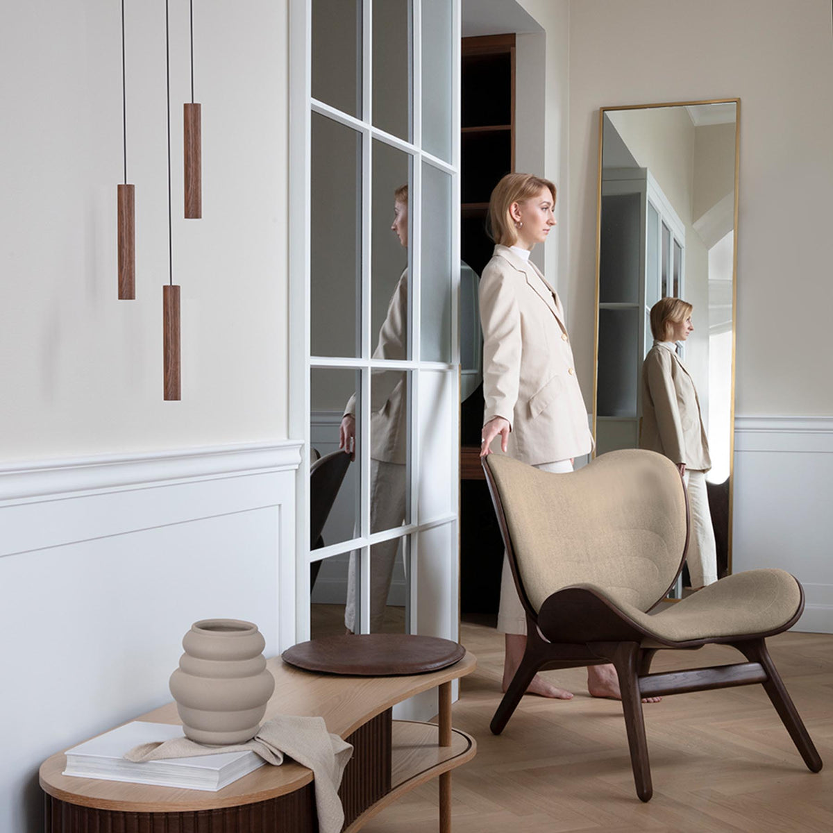Chimes 3er Gruppe Lampenschirm in Dark Oak präsentiert im Onlineshop von KAQTU Design AG. Pendelleuchte ist von Umage