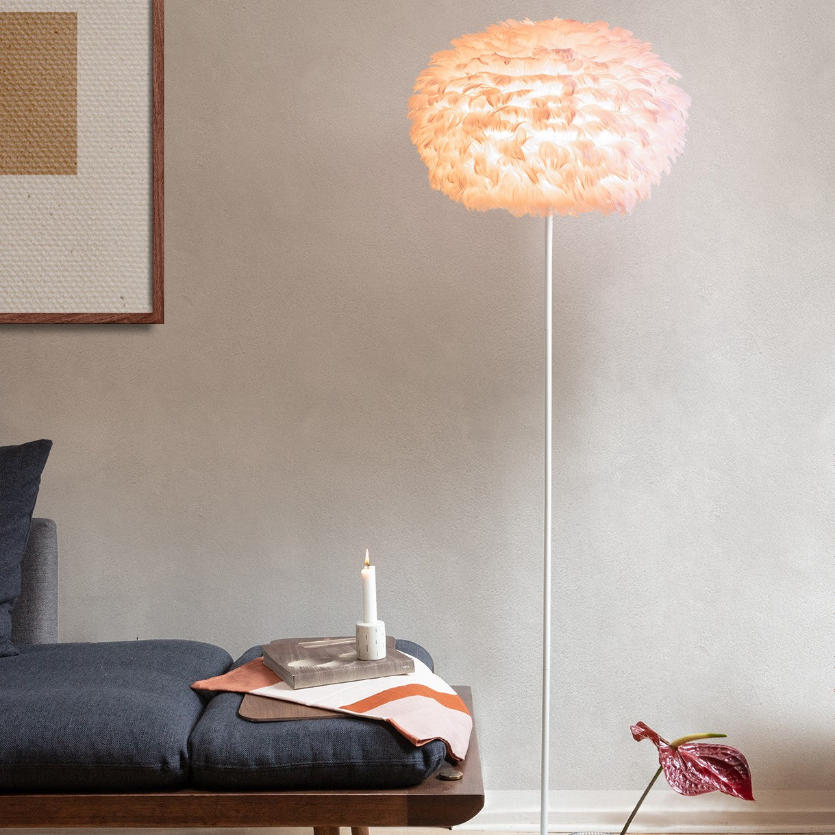 Eleganter Eos Lampenschirm von Umage in strahlendem Weiß, ideal für stilvolle Beleuchtung und harmonische Wohnräume.