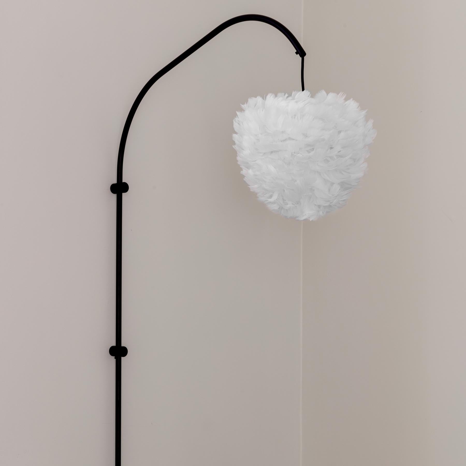 Moderne Pendelleuchte Eos Evia von Umage in reinem Weiß, perfekt für stilvolle Akzente und gemütliche Atmosphäre in jedem Raum.