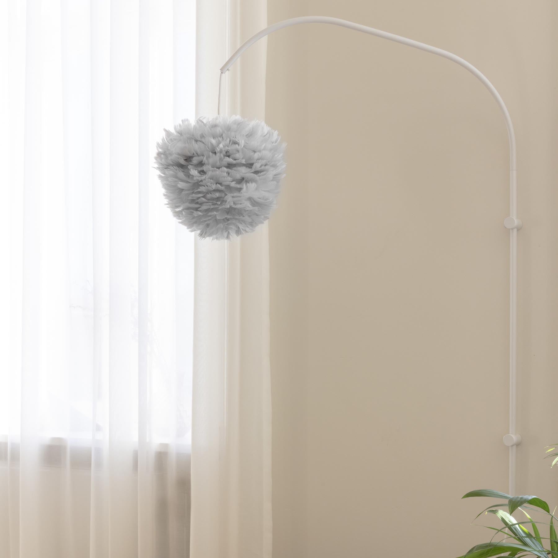 Moderne Pendelleuchte Eos Evia in sanftem Hellgrau von Umage, perfekt für eine gemütliche Atmosphäre und geschmackvolle Einrichtung.