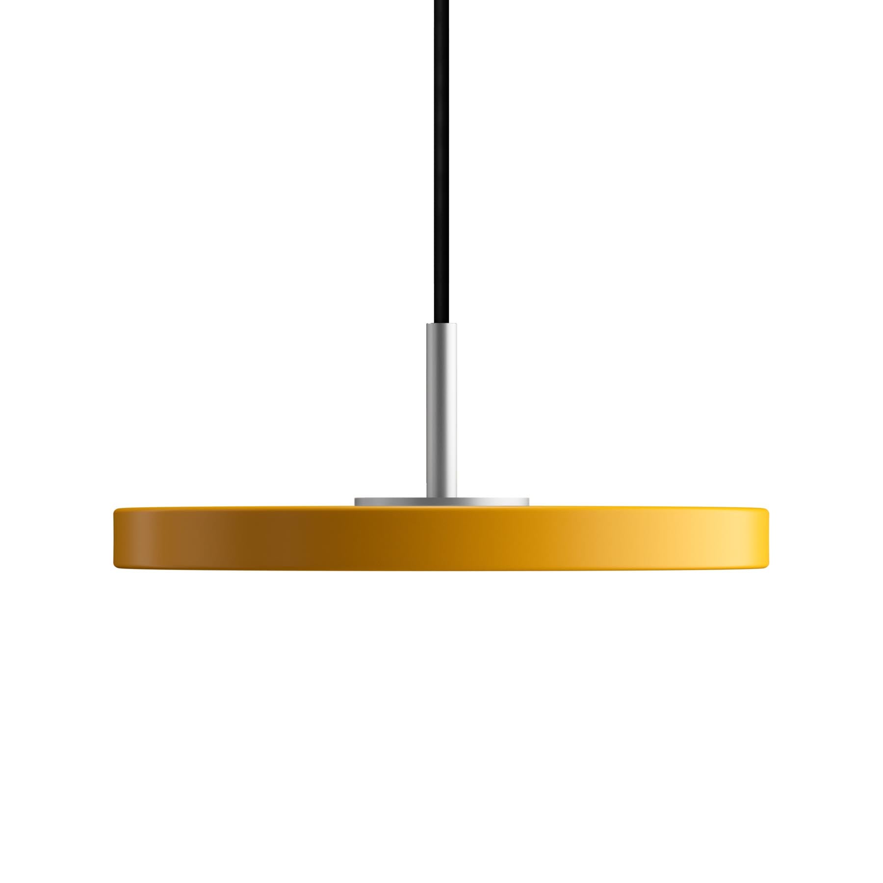 Elegante Asteria Micro Pendelleuchte in Saffron Yellow, ideal für kreative Lichtgestaltung und einladende Wohnambiente.