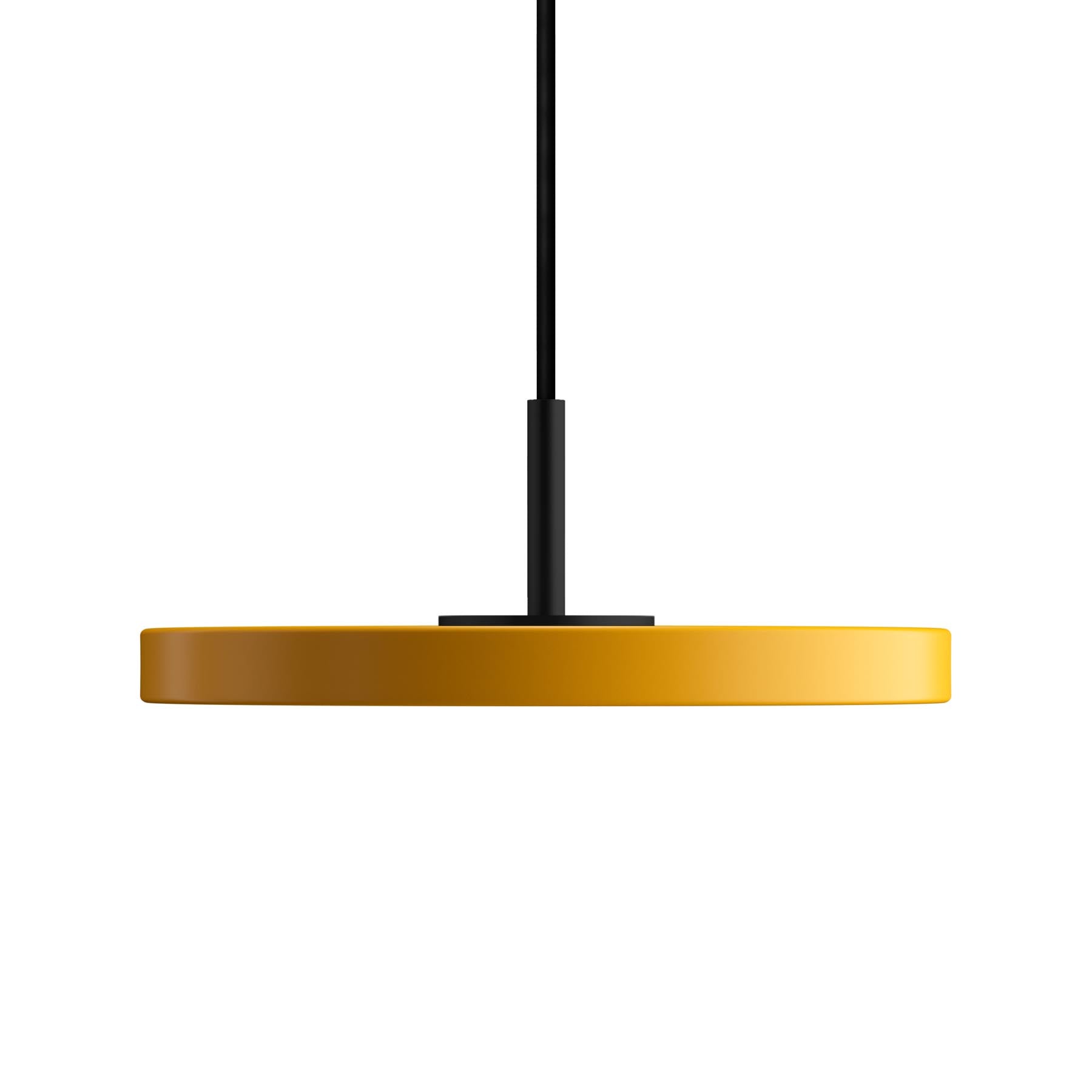 Moderne Asteria Micro Pendelleuchte in Saffron Yellow, perfekt für stilvolle Akzente und stimmungsvolle Beleuchtung in jedem Raum.