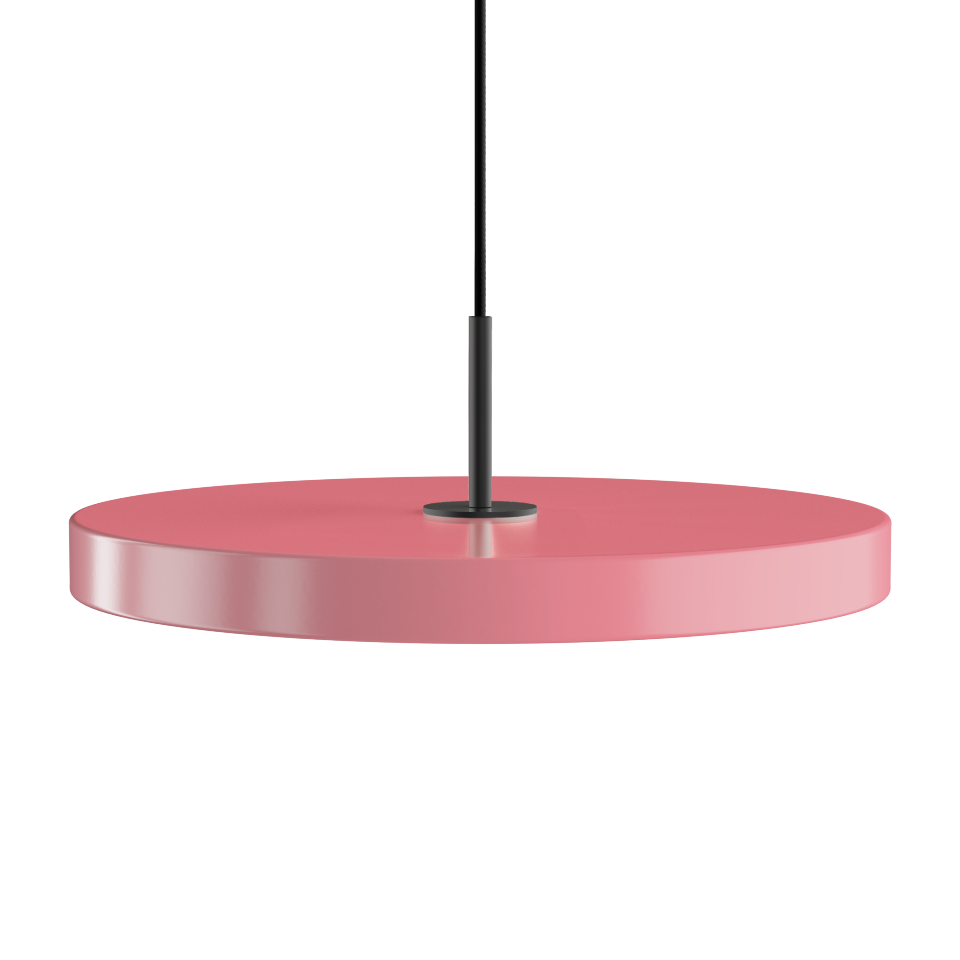 Elegante Asteria Plus Medium Pendellampe von Umage, aus hochwertigem Messing, ideal für moderne Wohnräume und stimmungsvolle Beleuchtung.
