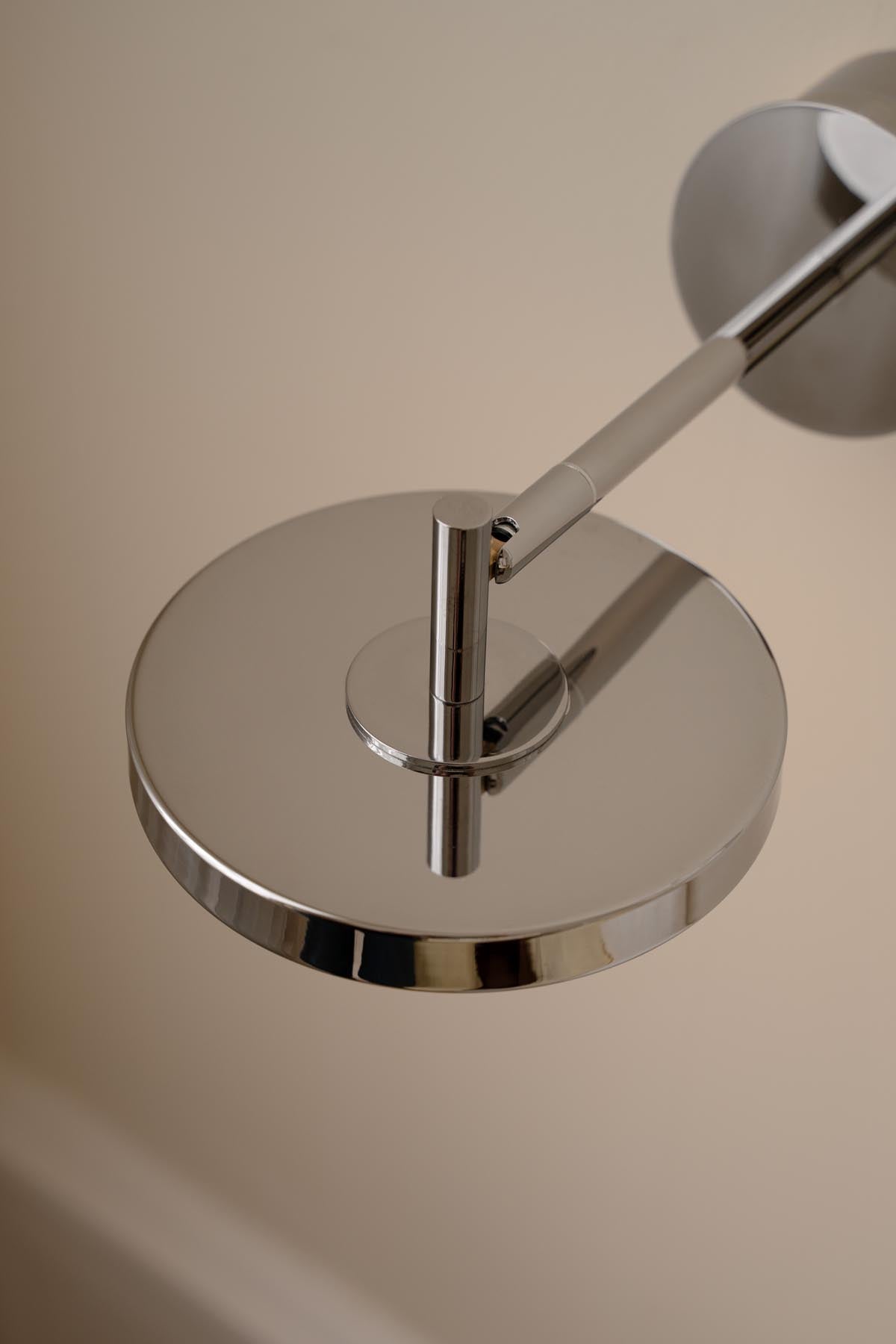 Asteria Wandleuchte short mit Kabel in Polished steel präsentiert im Onlineshop von KAQTU Design AG. Wandleuchte ist von Umage