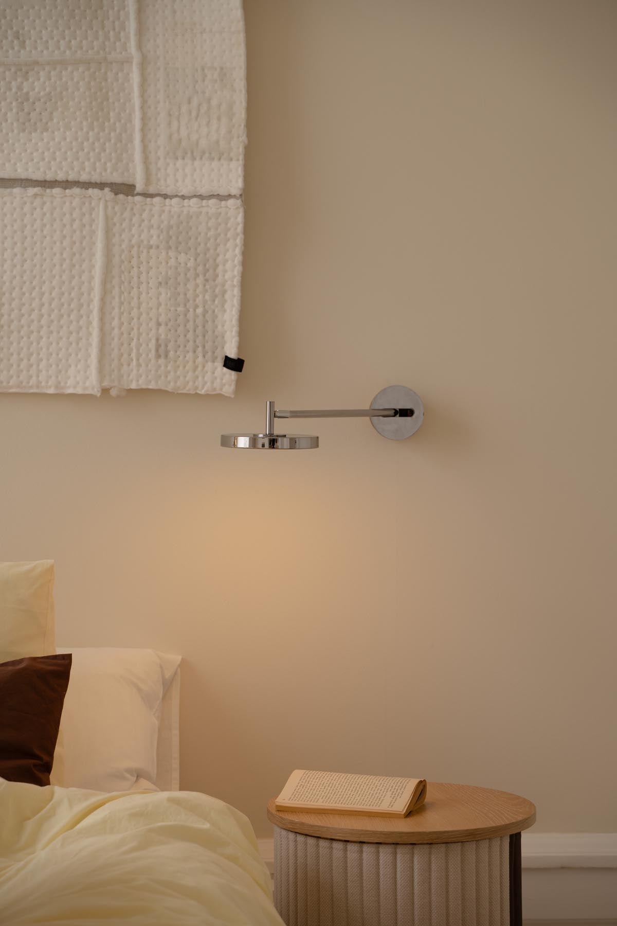 Asteria Wandleuchte long Hardwired in Polished steel präsentiert im Onlineshop von KAQTU Design AG. Wandleuchte ist von Umage
