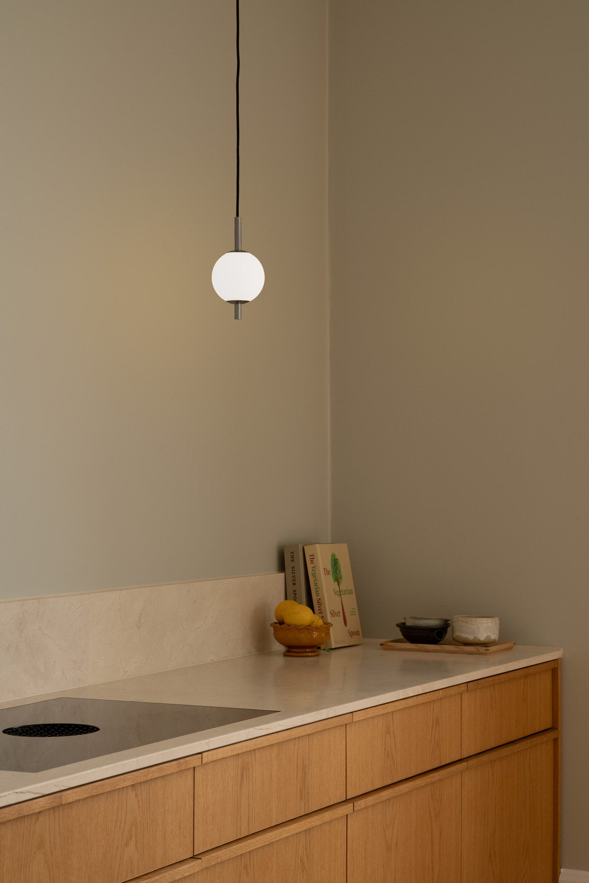 Audrey Pendellampe 1er in Silber präsentiert im Onlineshop von KAQTU Design AG. Pendelleuchte ist von Umage