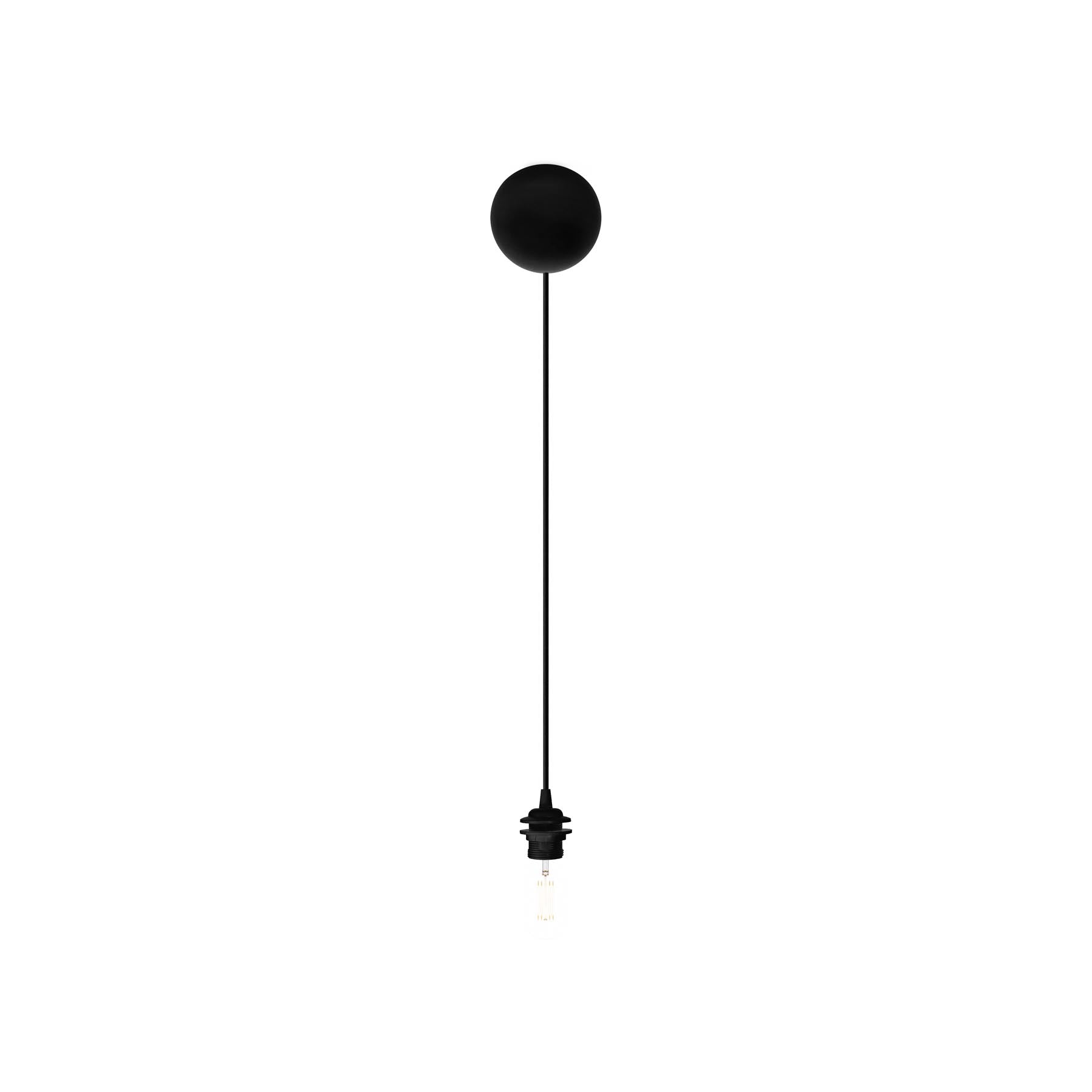 Elegante Cannonball Lampenfassung in reinem Weiß von Umage, ideal für stilvolle Beleuchtungslösungen und individuelle Raumgestaltungen.