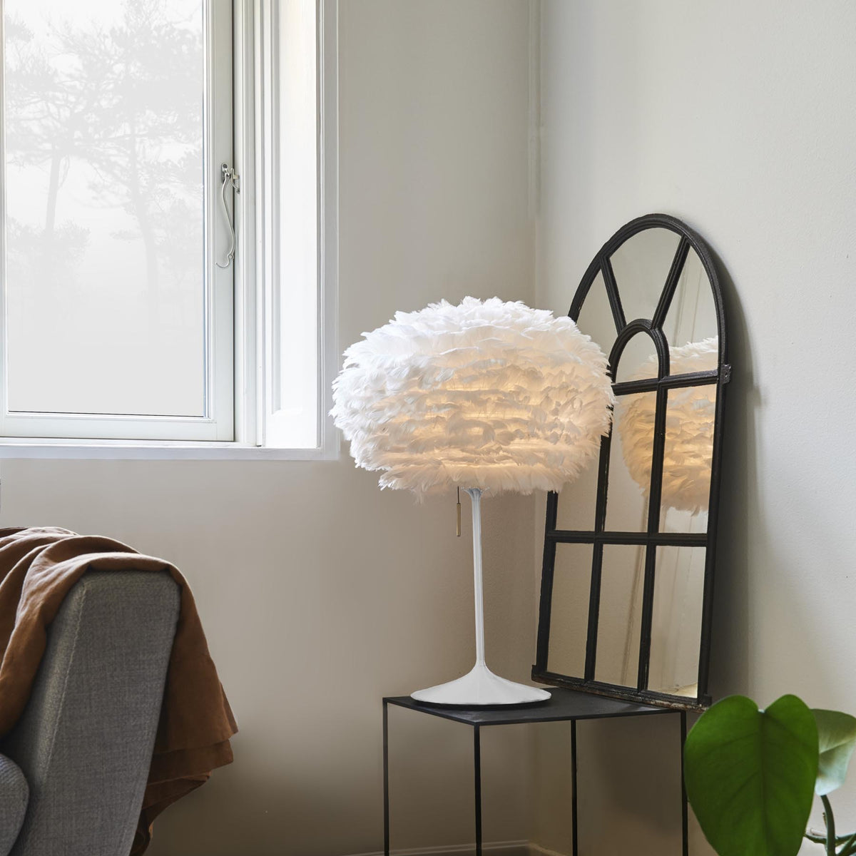 Santé Tischleuchte in White präsentiert im Onlineshop von KAQTU Design AG. Lampenständer ist von Umage
