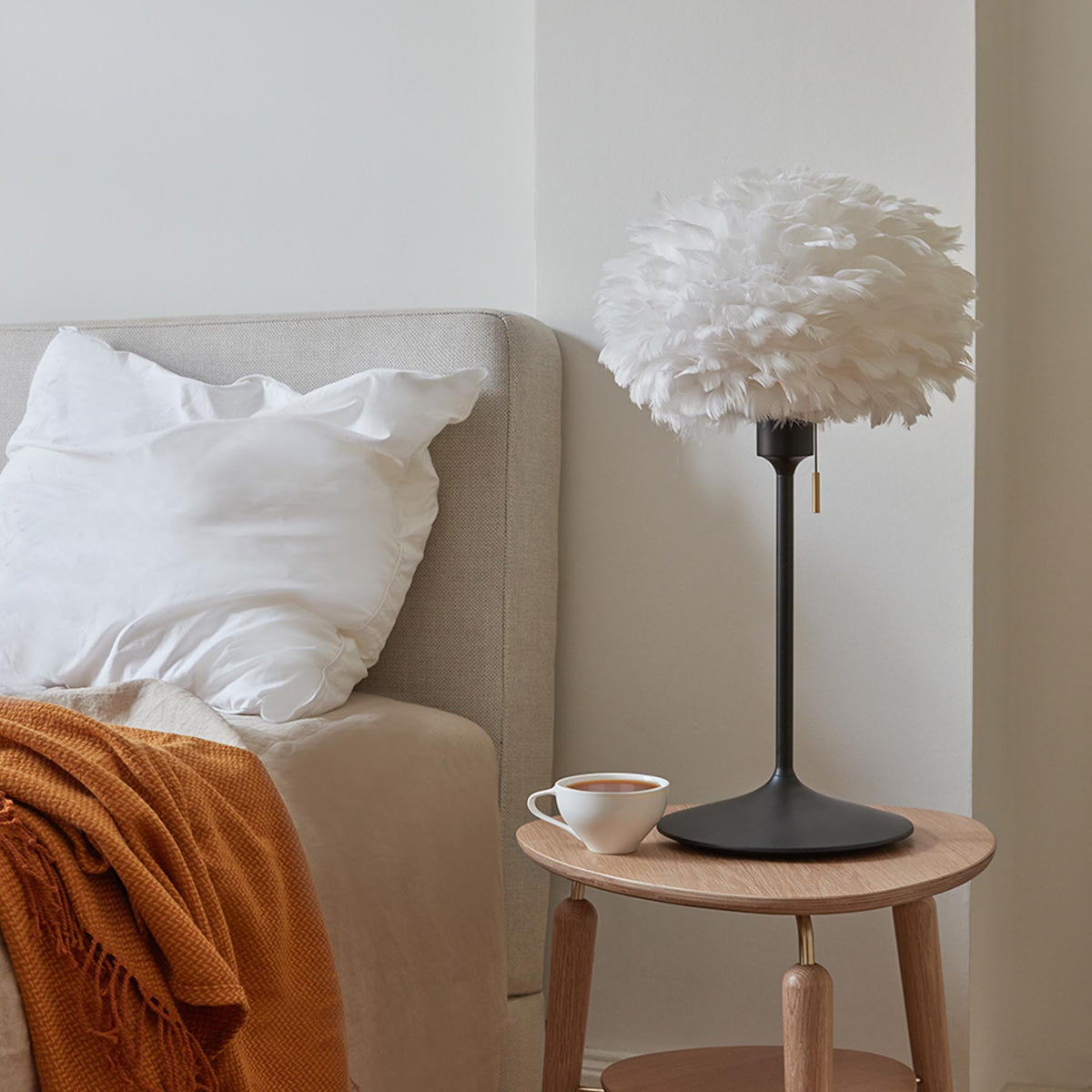 Santé Tischleuchte in Black präsentiert im Onlineshop von KAQTU Design AG. Lampenständer ist von Umage