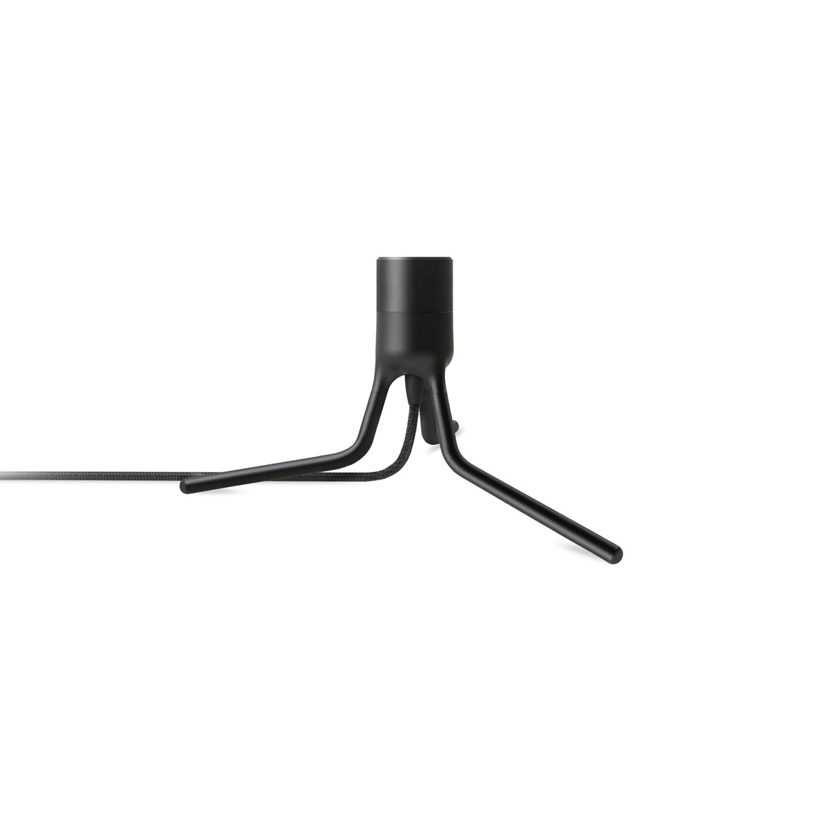 Tripod Base in Black präsentiert im Onlineshop von KAQTU Design AG. Lampenständer ist von Umage