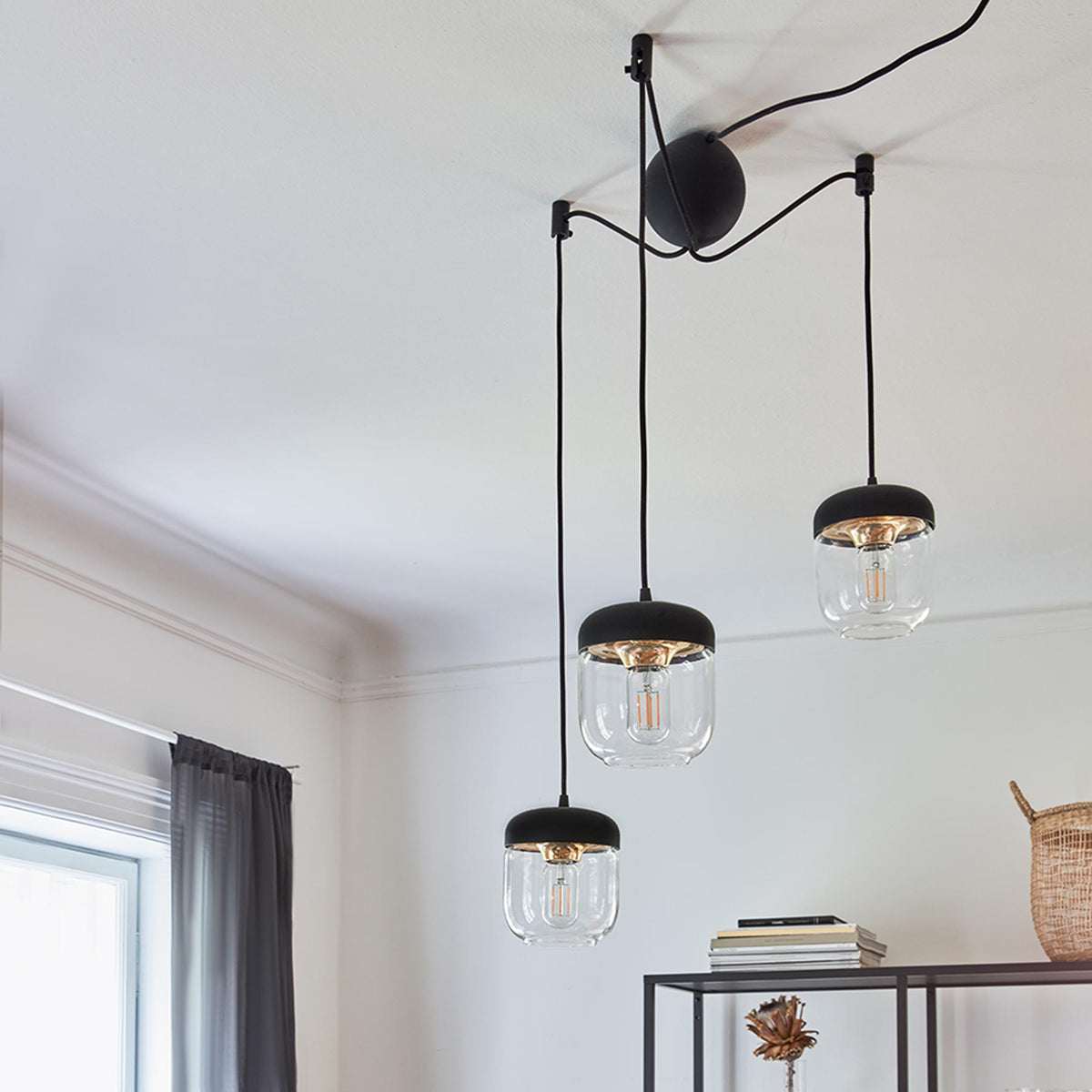 Cannonball in Black präsentiert im Onlineshop von KAQTU Design AG. Kabel / Lampenfassung ist von Umage