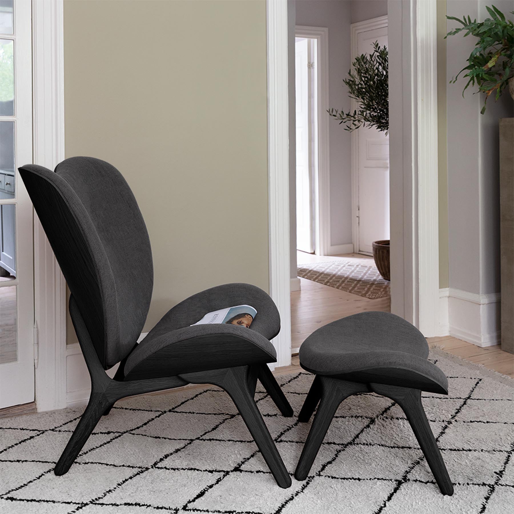 Eleganter A Conversation Piece Tall Sessel von Umage in stilvollem Shadow, ideal für gemütliche Ecken und stilvolle Akzente im Zuhause.