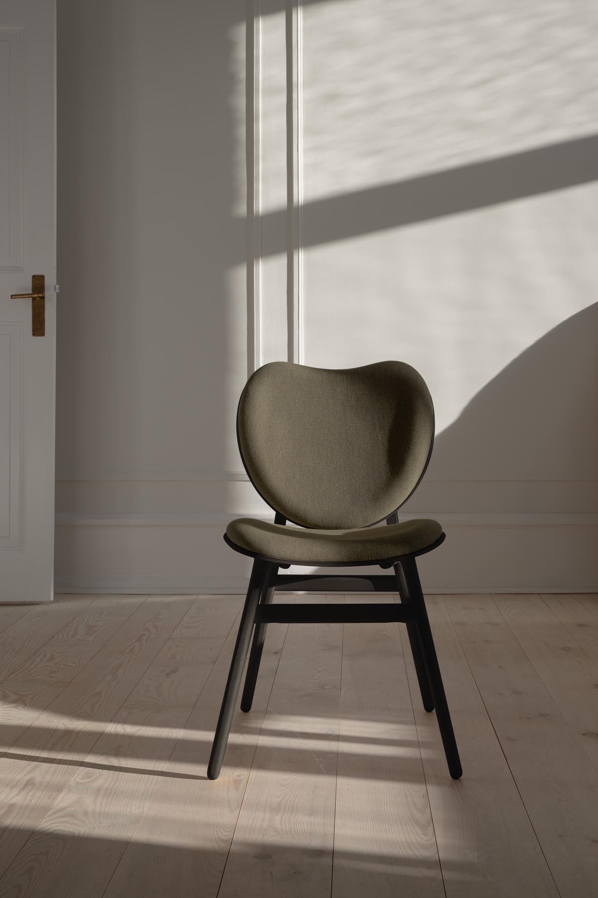 A Conversation Piece Esszimmerstuhl in Morning Meadows präsentiert im Onlineshop von KAQTU Design AG. Stuhl ist von Umage