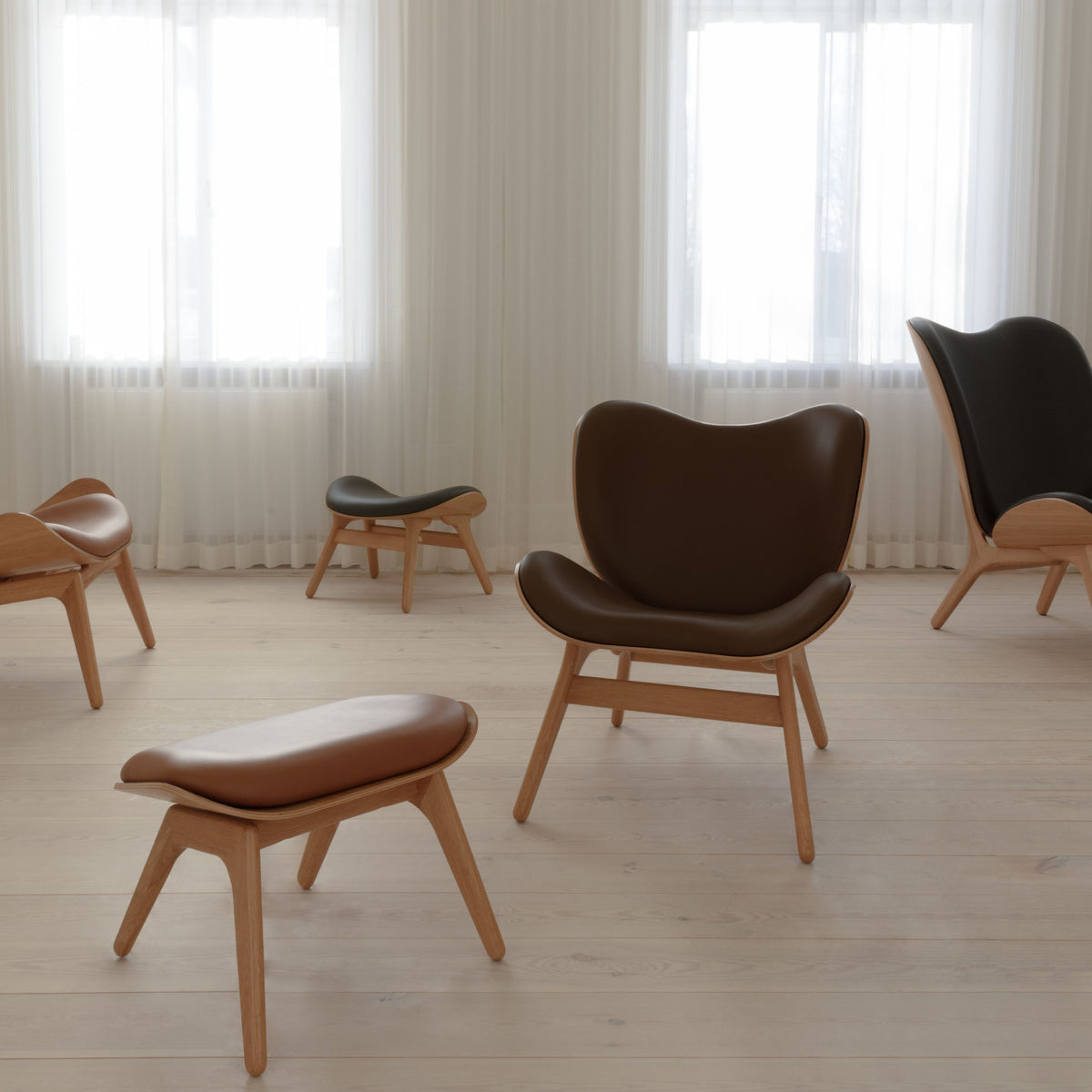 A Conversation Piece Low Sessel in Brown präsentiert im Onlineshop von KAQTU Design AG. Sessel ist von Umage