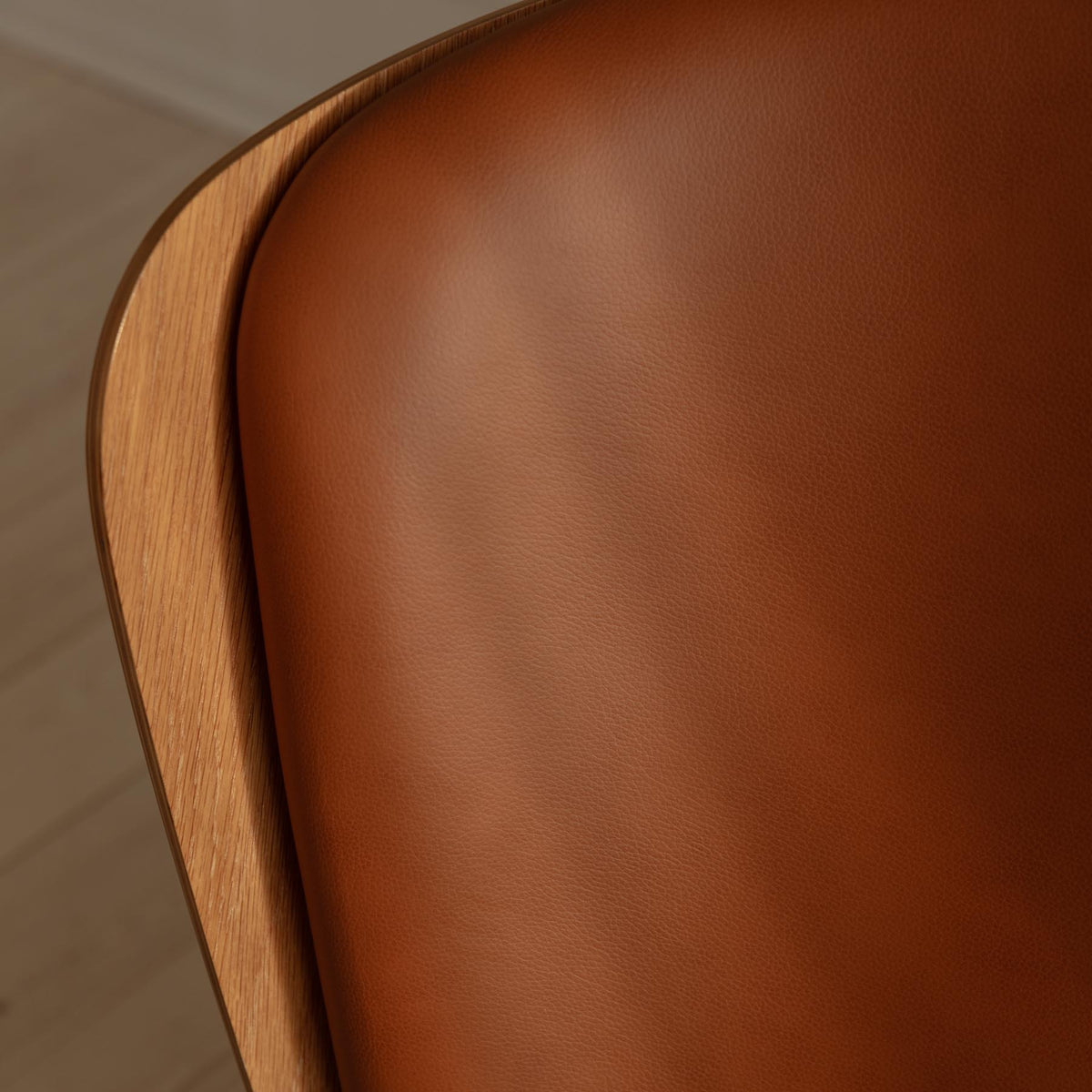 The Reader Sessel in Cognac präsentiert im Onlineshop von KAQTU Design AG. Sessel ist von Umage