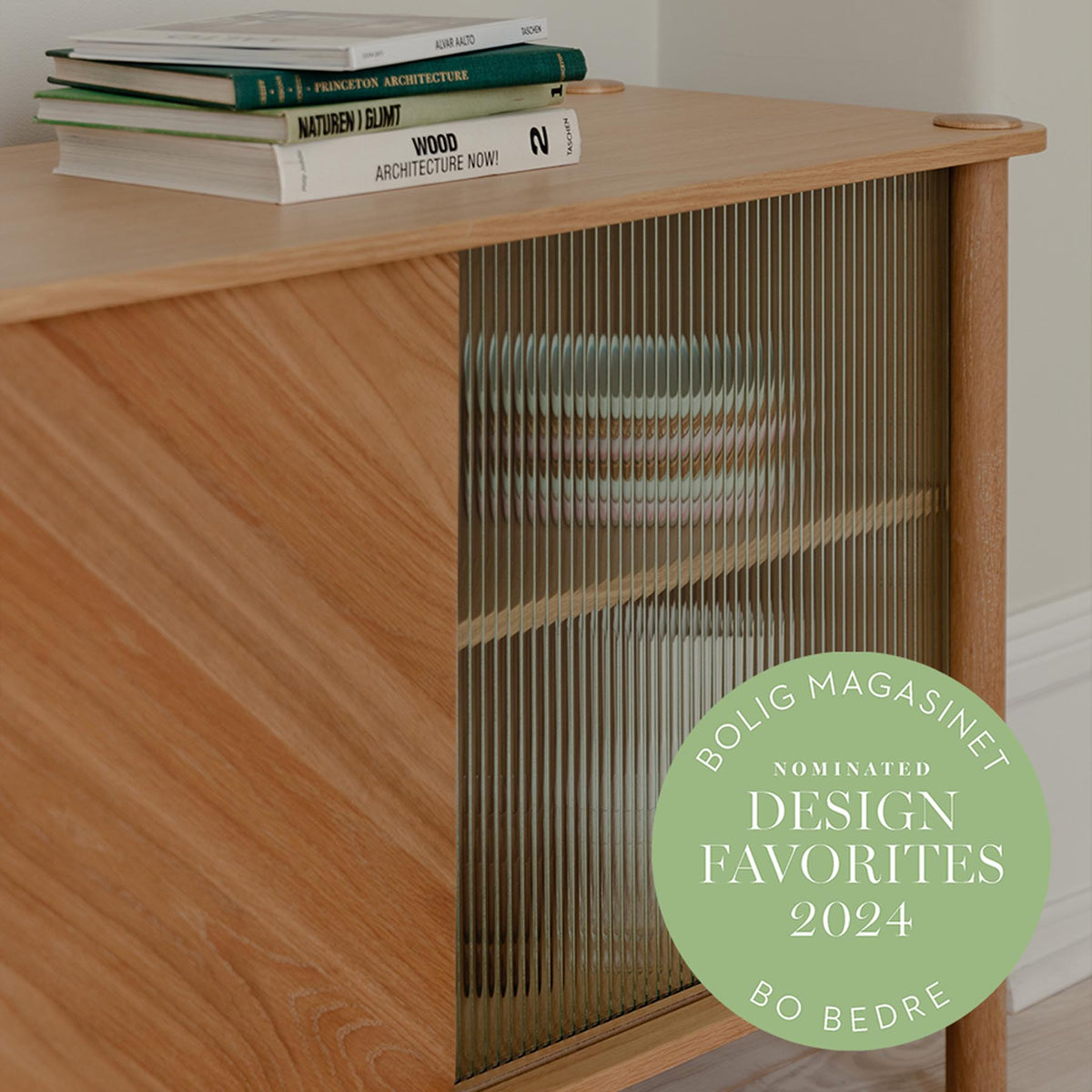 Italic Sideboard in Wood/Glass präsentiert im Onlineshop von KAQTU Design AG. Sideboard ist von Umage