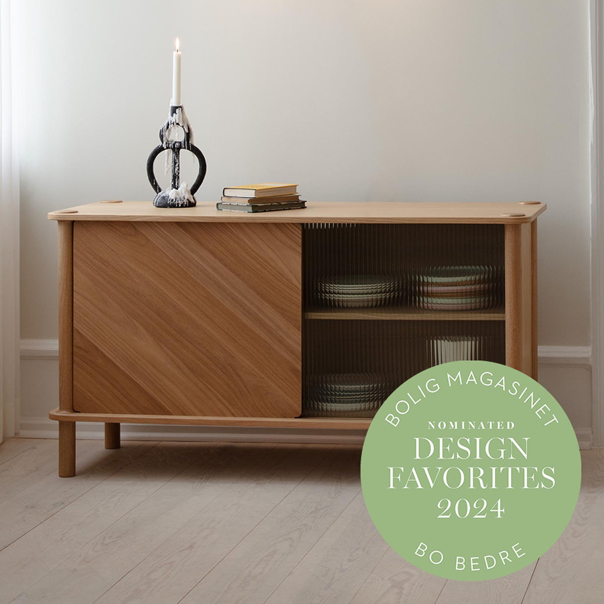 Italic Sideboard in Wood/Glass präsentiert im Onlineshop von KAQTU Design AG. Sideboard ist von Umage