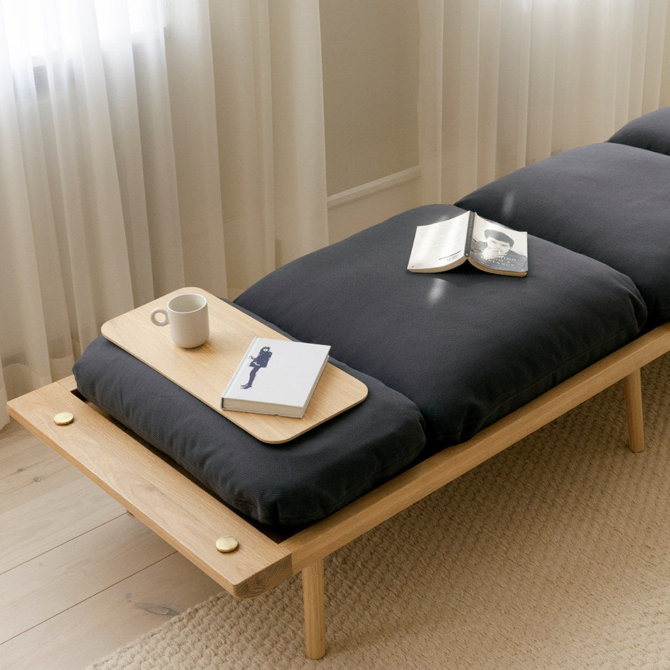 Lounge Around Daybed in Shadow präsentiert im Onlineshop von KAQTU Design AG. Tagesbett ist von Umage
