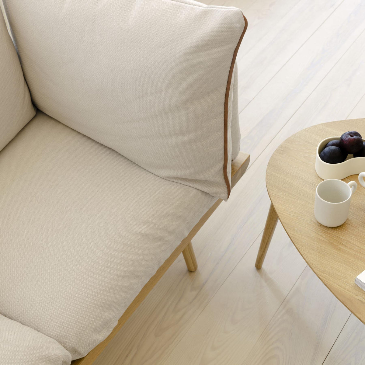 Lounge Around 3-Sitzer Sofa in White Sands präsentiert im Onlineshop von KAQTU Design AG. 3er Sofa ist von Umage