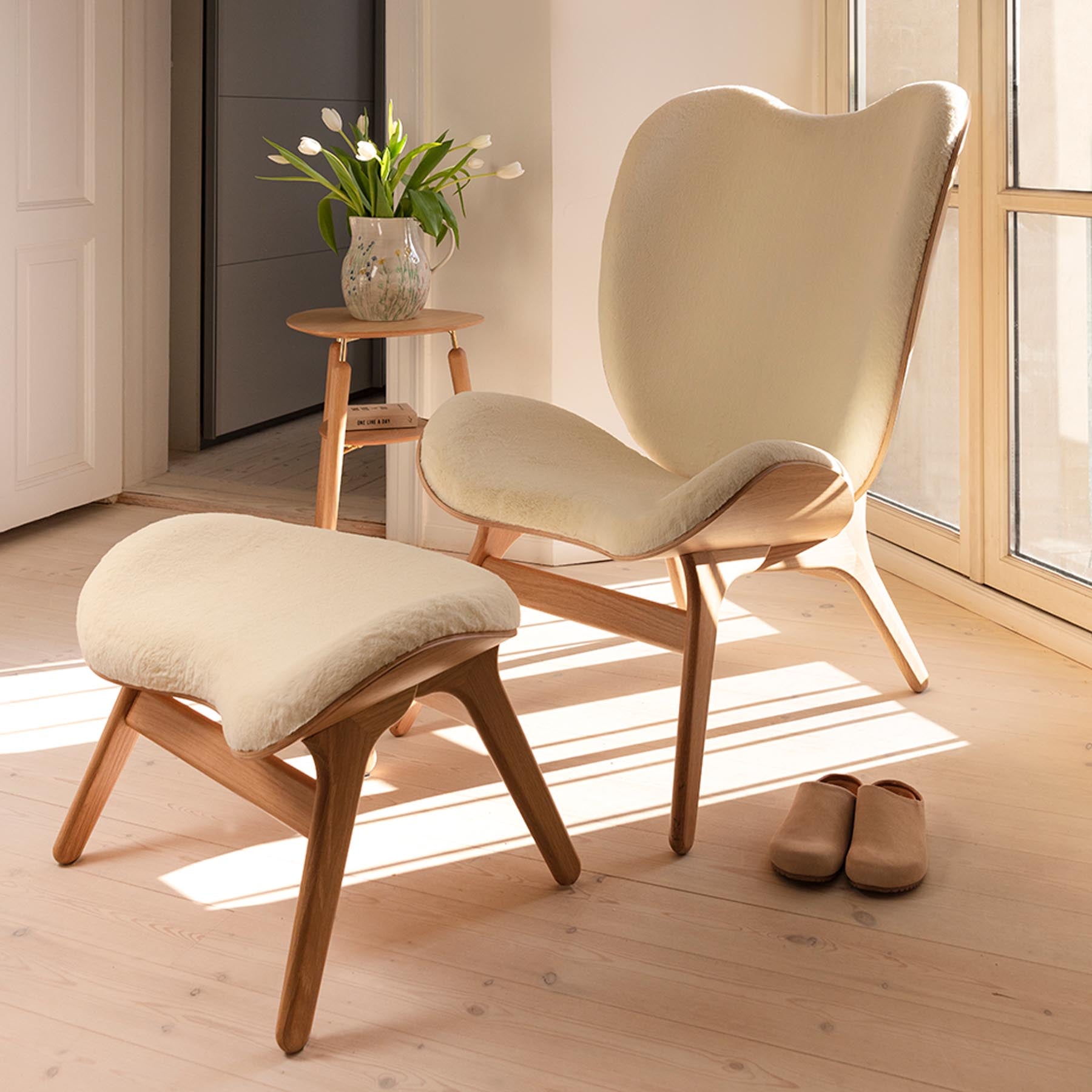 Stylischer My Spot Beistelltisch von Umage, ideal für kreative Wohnräume, kombiniert Funktionalität mit zeitgemäßem Design.