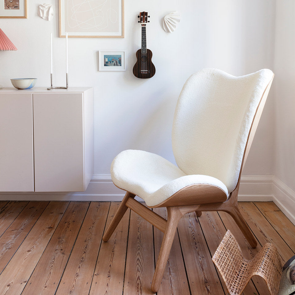 A Conversation Piece Tall Sessel in Teddy White präsentiert im Onlineshop von KAQTU Design AG. Sessel ist von Umage