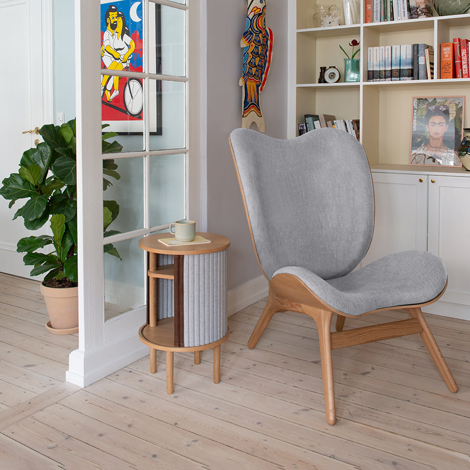 Eleganter A Conversation Piece Tall Sessel von Umage in stilvollem Sterling, ideal für moderne Wohnräume und gemütliche Gespräche.
