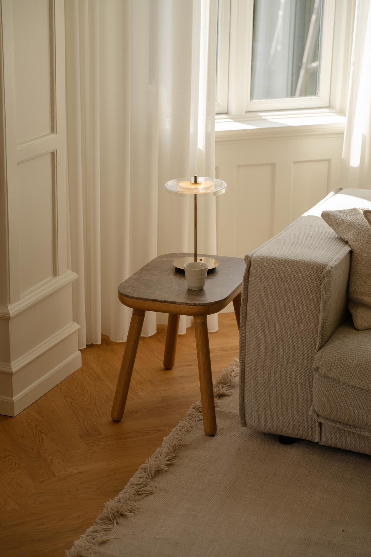 Eleganter Paff low Beistelltisch von Umage in stilvollem Design, ideal für moderne Wohnräume und vielseitige Nutzung.