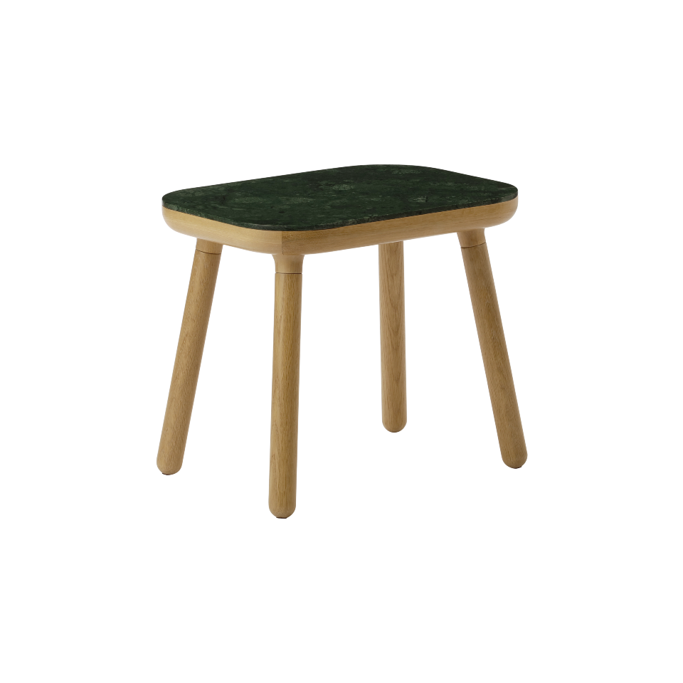Eleganter Paff low Beistelltisch aus grünem Marmor, der mit seinem schlichten Stil und der hochwertigen Verarbeitung überzeugt. Perfekt für stilvolle Wohnräume.