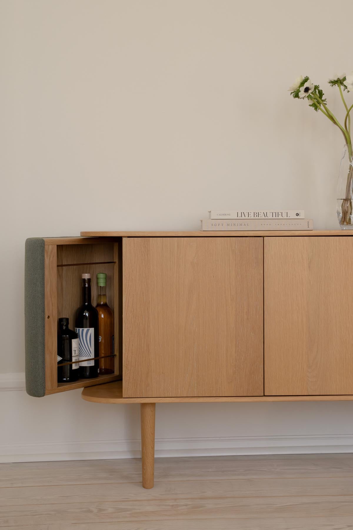 Treasures 3-türig Sideboard in Morning Meadows präsentiert im Onlineshop von KAQTU Design AG. Sideboard ist von Umage