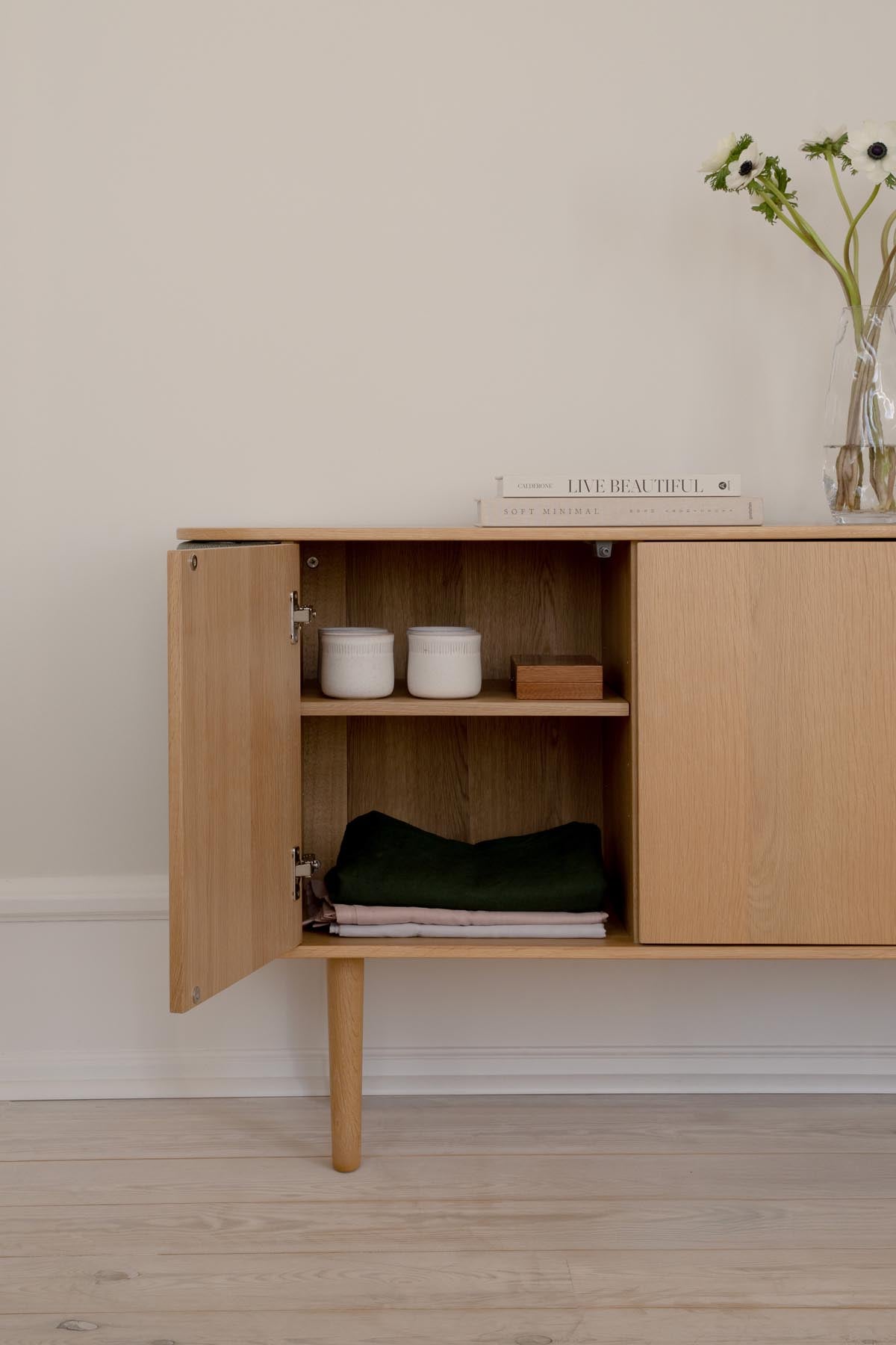 Treasures 3-türig Sideboard in Morning Meadows präsentiert im Onlineshop von KAQTU Design AG. Sideboard ist von Umage