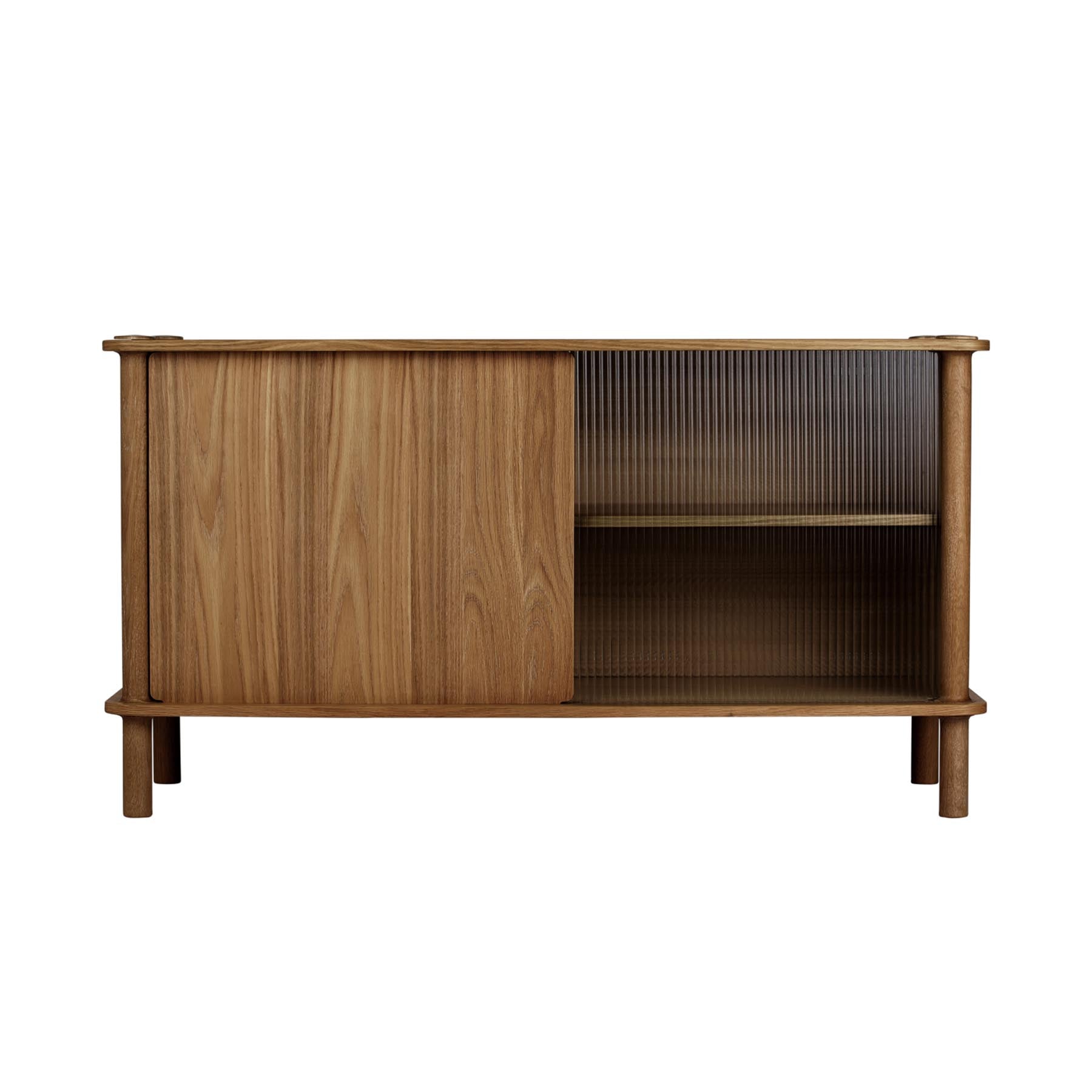 Elegantes Italic Sideboard mit zwei stilvollen Holztüren, ideal für modernes Wohndesign, präsentiert von Umage.