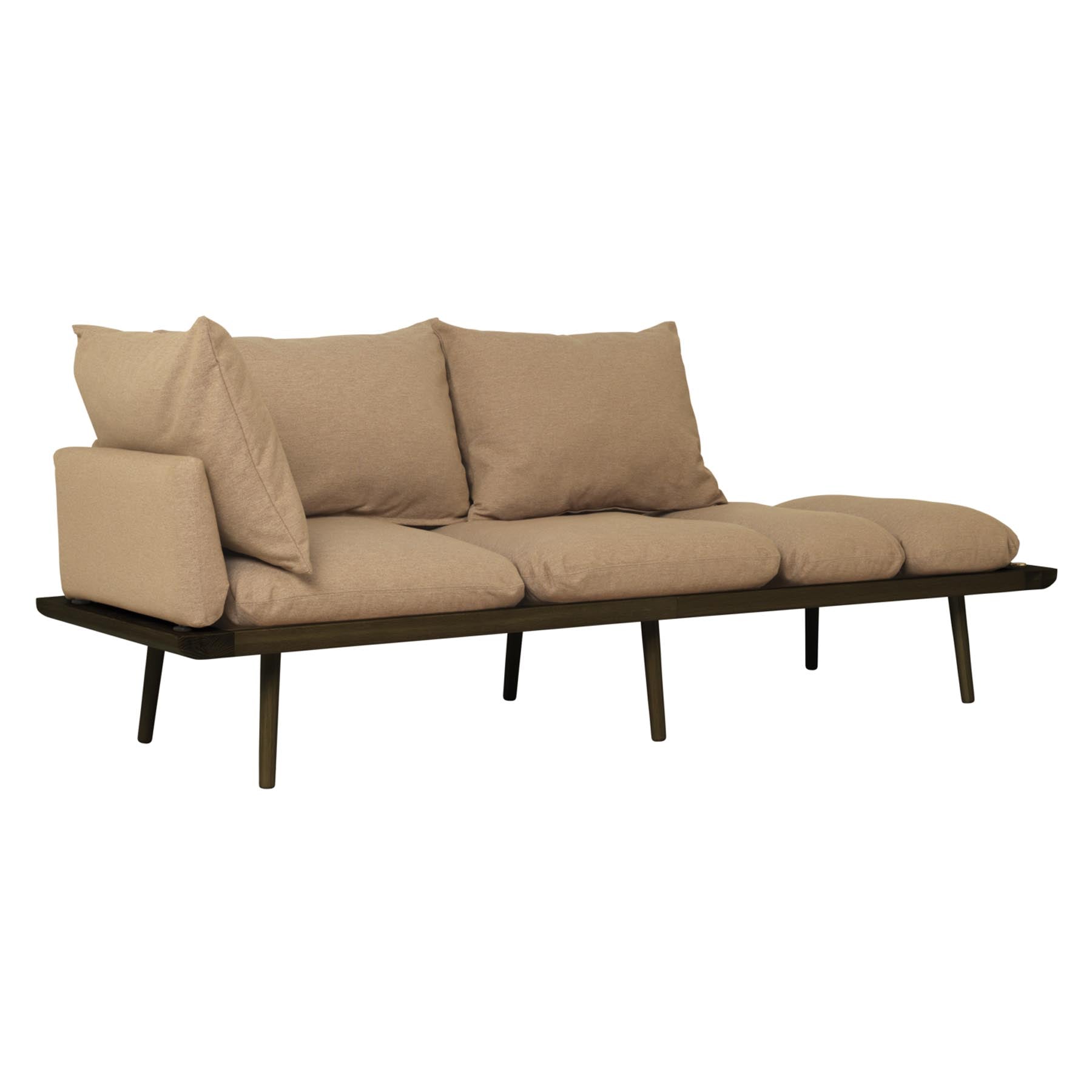 Elegantes 3-Sitzer Sofa Lounge Around von Umage in warmem Sugar Brown, perfekt für entspannte Momente und modernes Wohndesign.