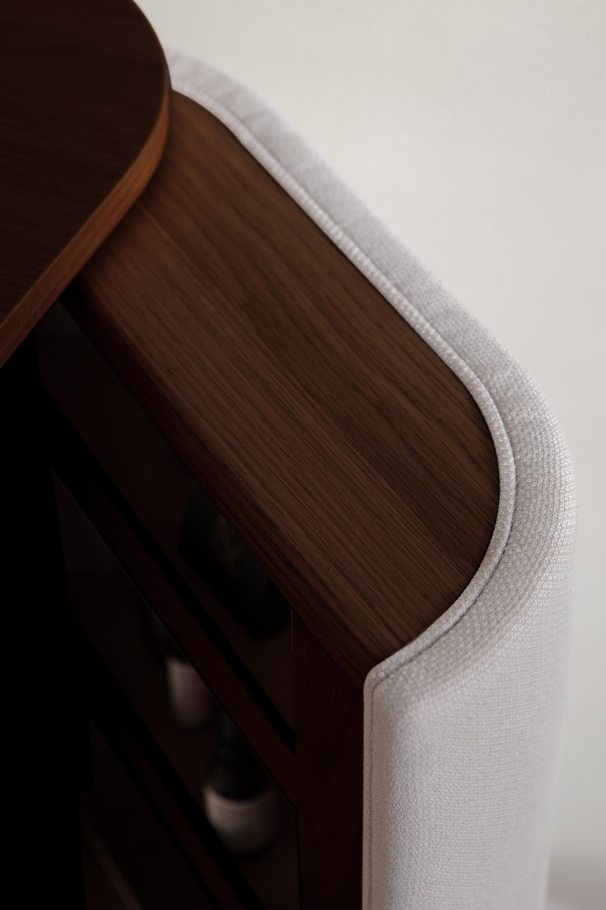 Moderne Treasures Dresser Kommode von Umage, kombiniert Ästhetik und Funktionalität für ein stilvolles Wohnambiente.