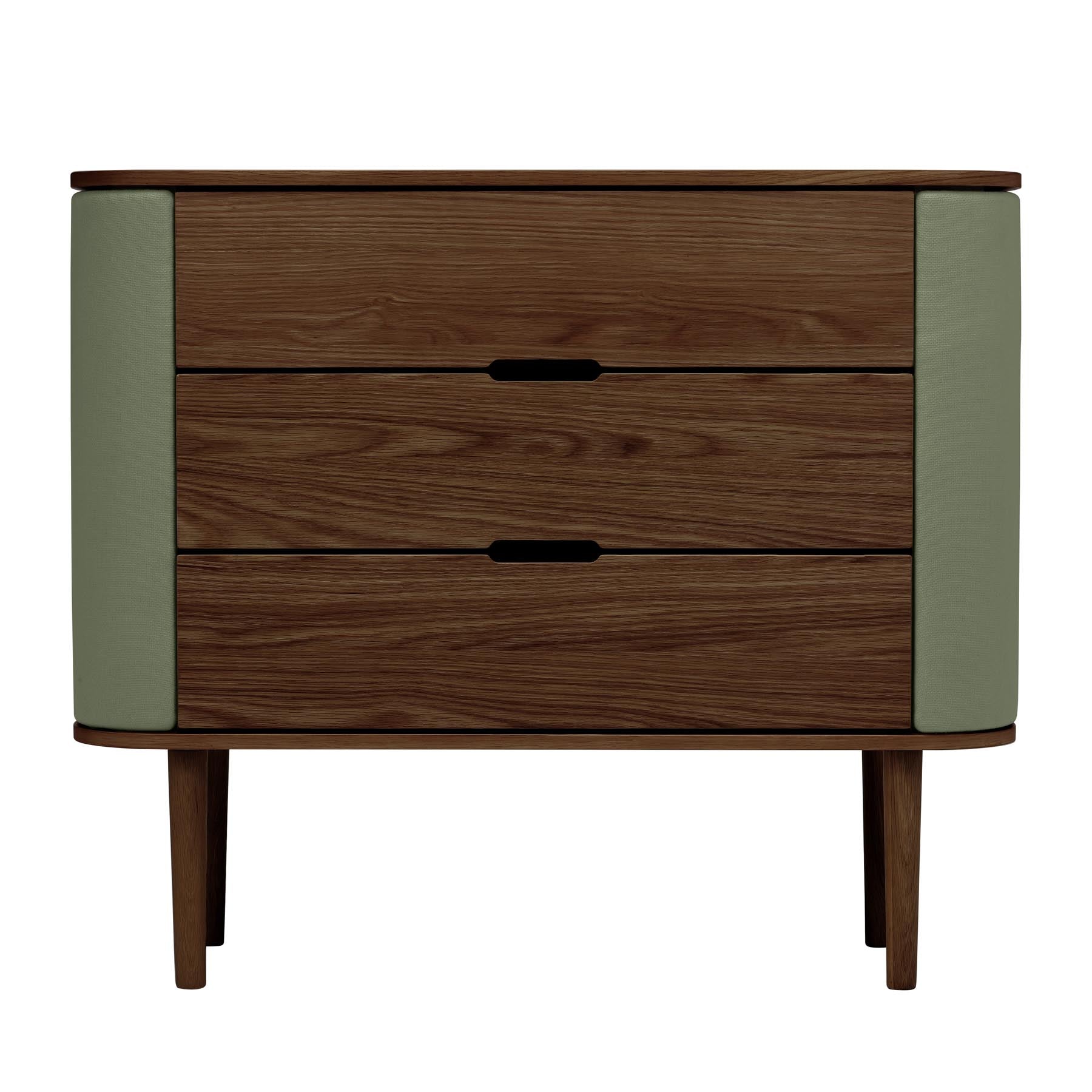Elegante Treasures Dresser von Umage, die mit ihrem stilvollen Look und funktionalen Stauraum begeistert.