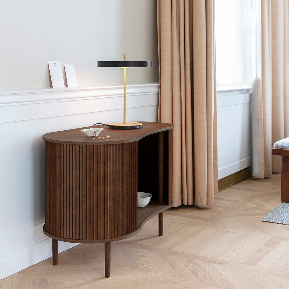 Audacious Kommode in Hazelnut präsentiert im Onlineshop von KAQTU Design AG. Kommode ist von Umage