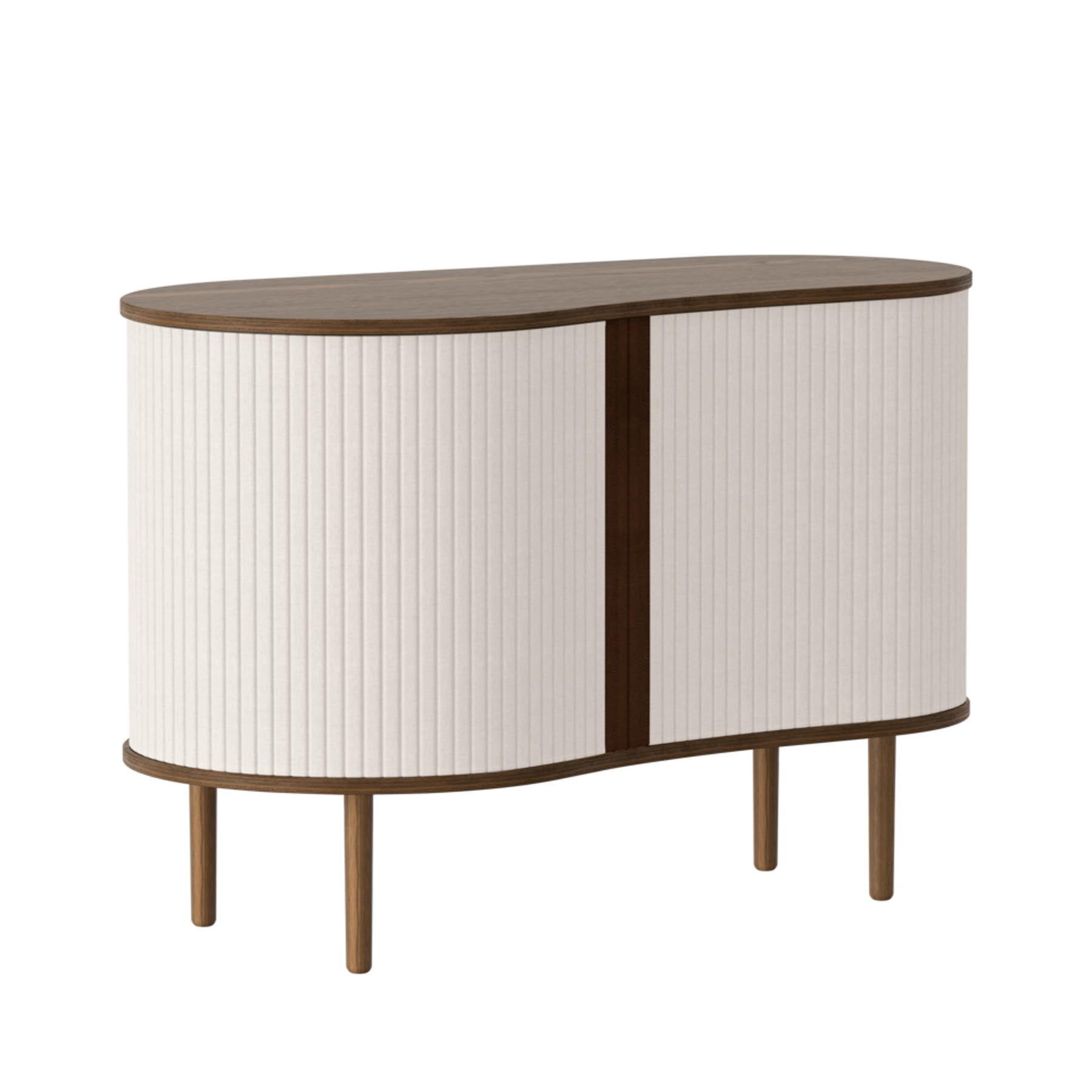 Moderne Audacious Kommode von Umage, die durch ihr zeitloses Design und praktische Stauraummöglichkeiten besticht.