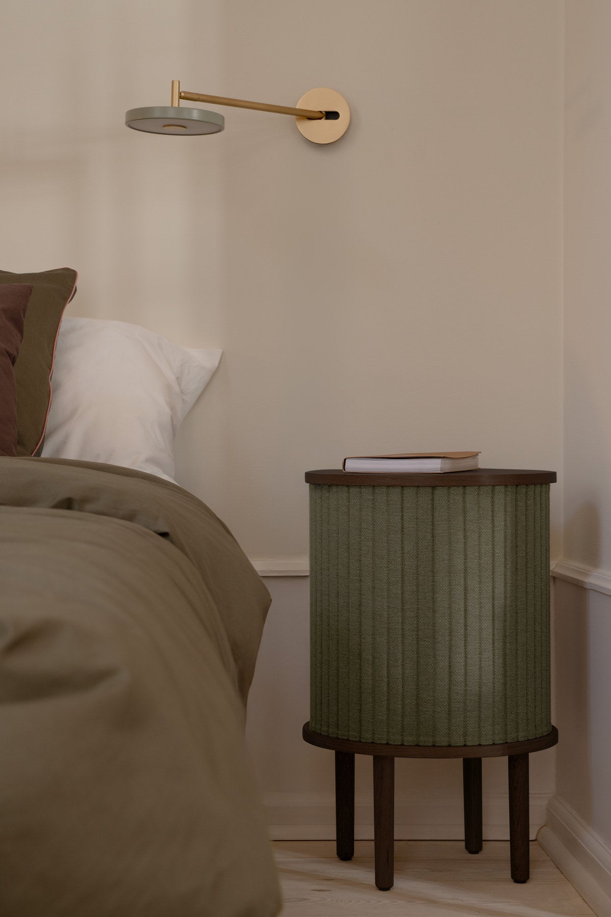 Audacious Sideboard Mini in Morning Meadows präsentiert im Onlineshop von KAQTU Design AG. Sideboard ist von Umage
