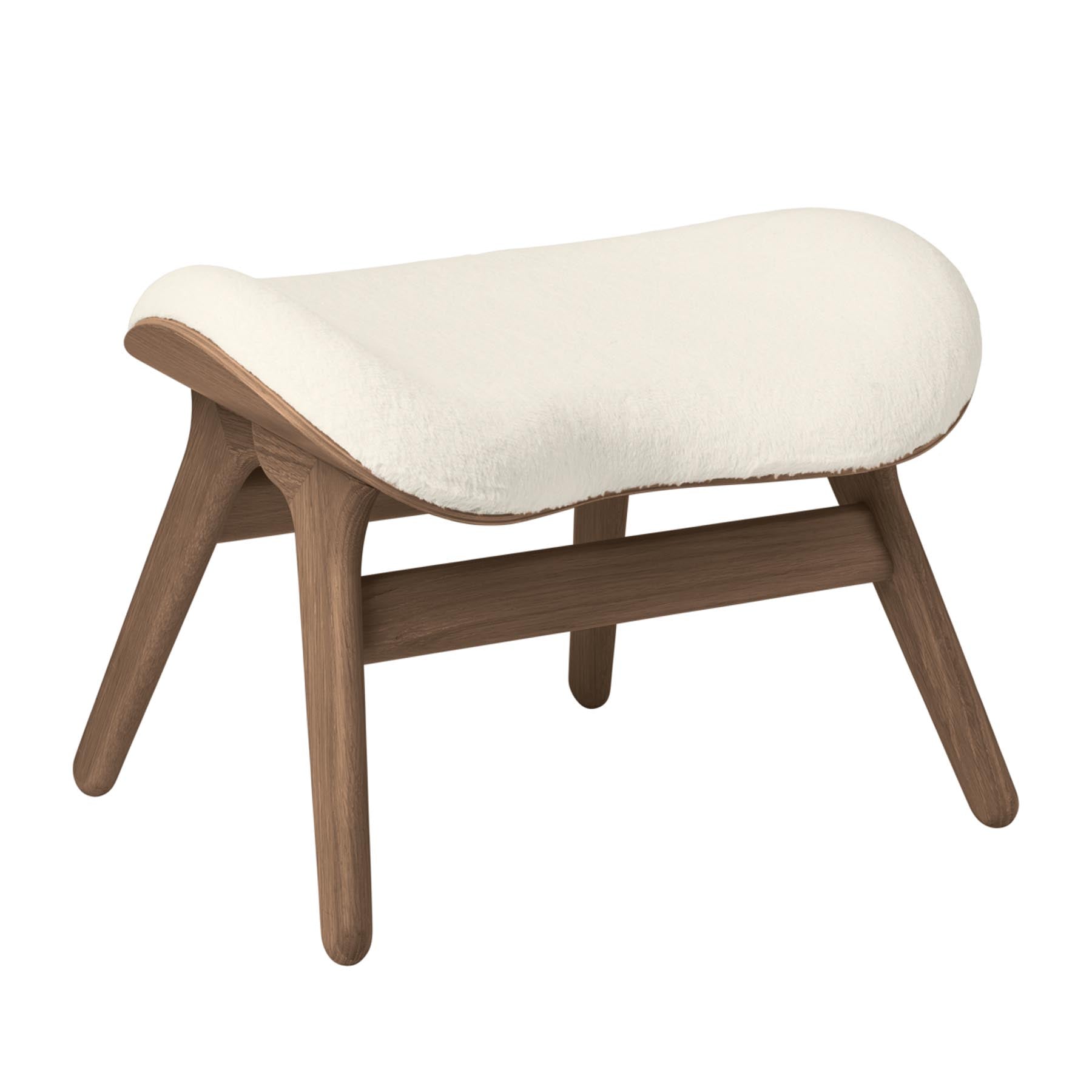 Stilvoller Ottoman in Teddy White von Umage, der als Blickfang dient und Gemütlichkeit in jedes Zuhause bringt.