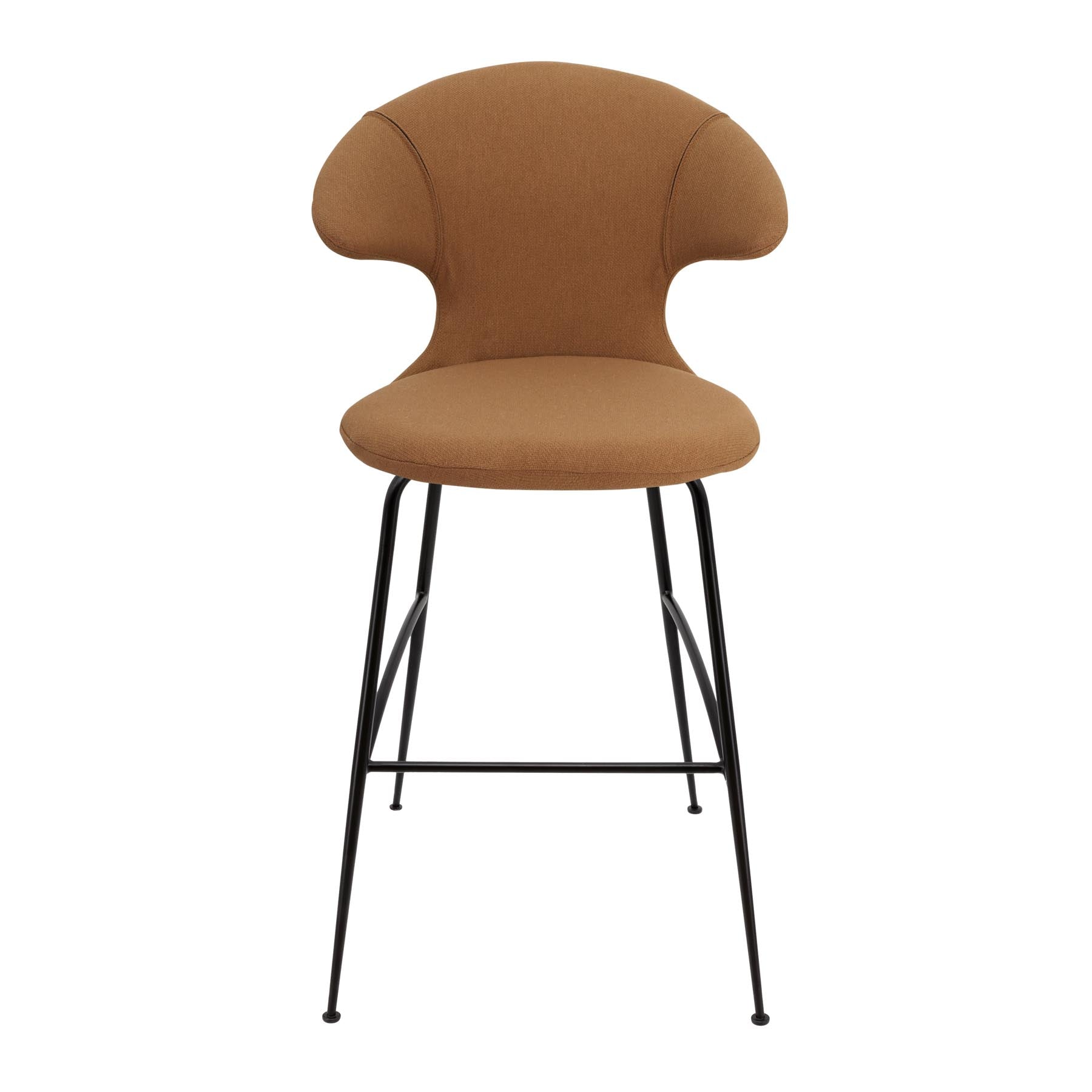 Eleganter Barstuhl Time Flies in Caramel von Umage, ideal für stilvolle Bars und Essbereiche, bietet hohen Sitzkomfort mit Armlehnen.