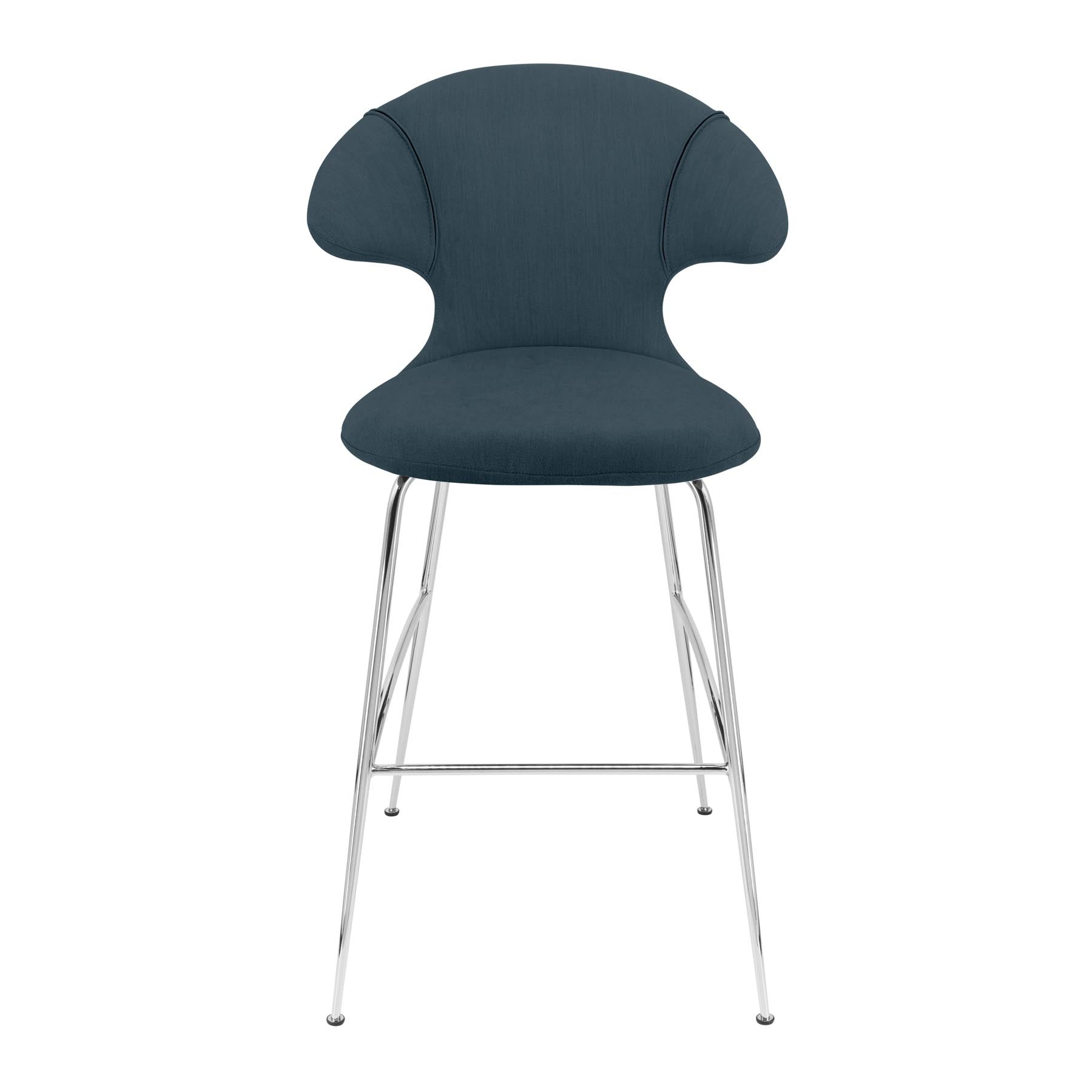 Eleganter Barstuhl Time Flies in Jet Air Blue von Umage, ideal für stilvolle Räume, vereint Komfort und modernes Design mit praktischen Armlehnen.