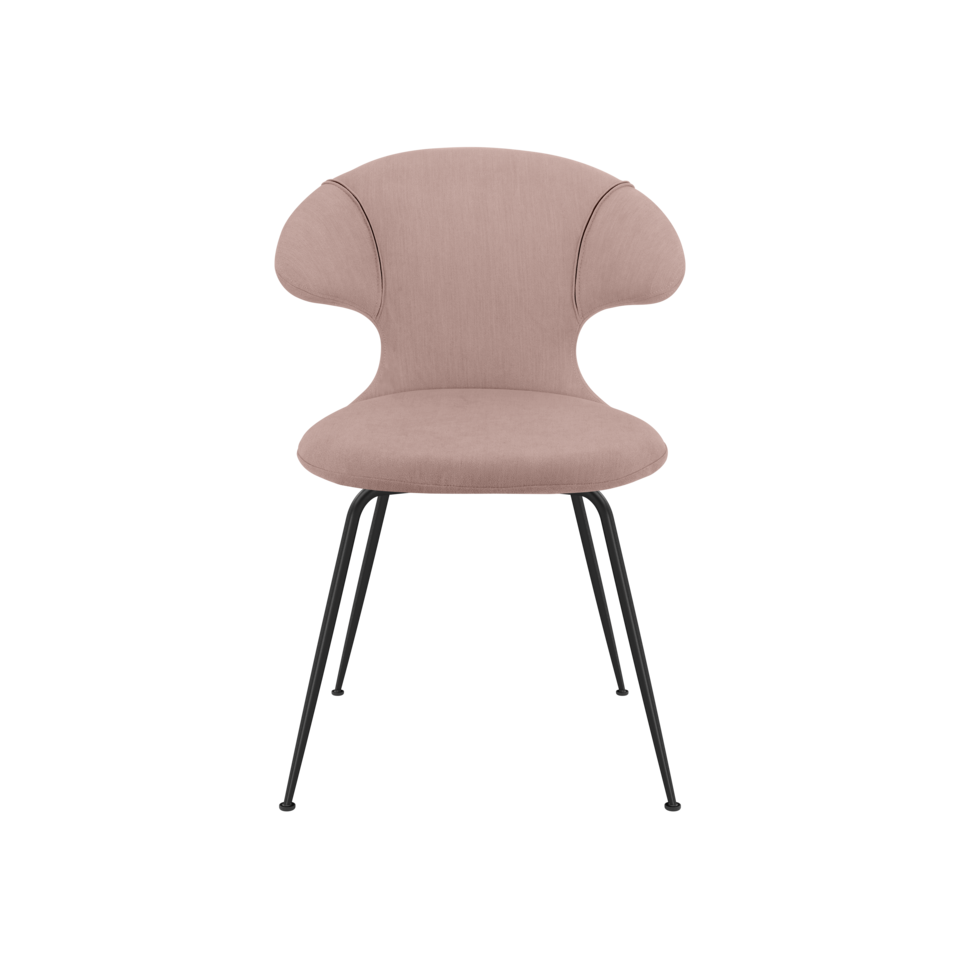 Eleganter Time Flies Stuhl in sanftem Stone Rose, ideal für stilvolle Wohnräume. Die sanften Linien und Armlehnen bieten hohen Komfort.