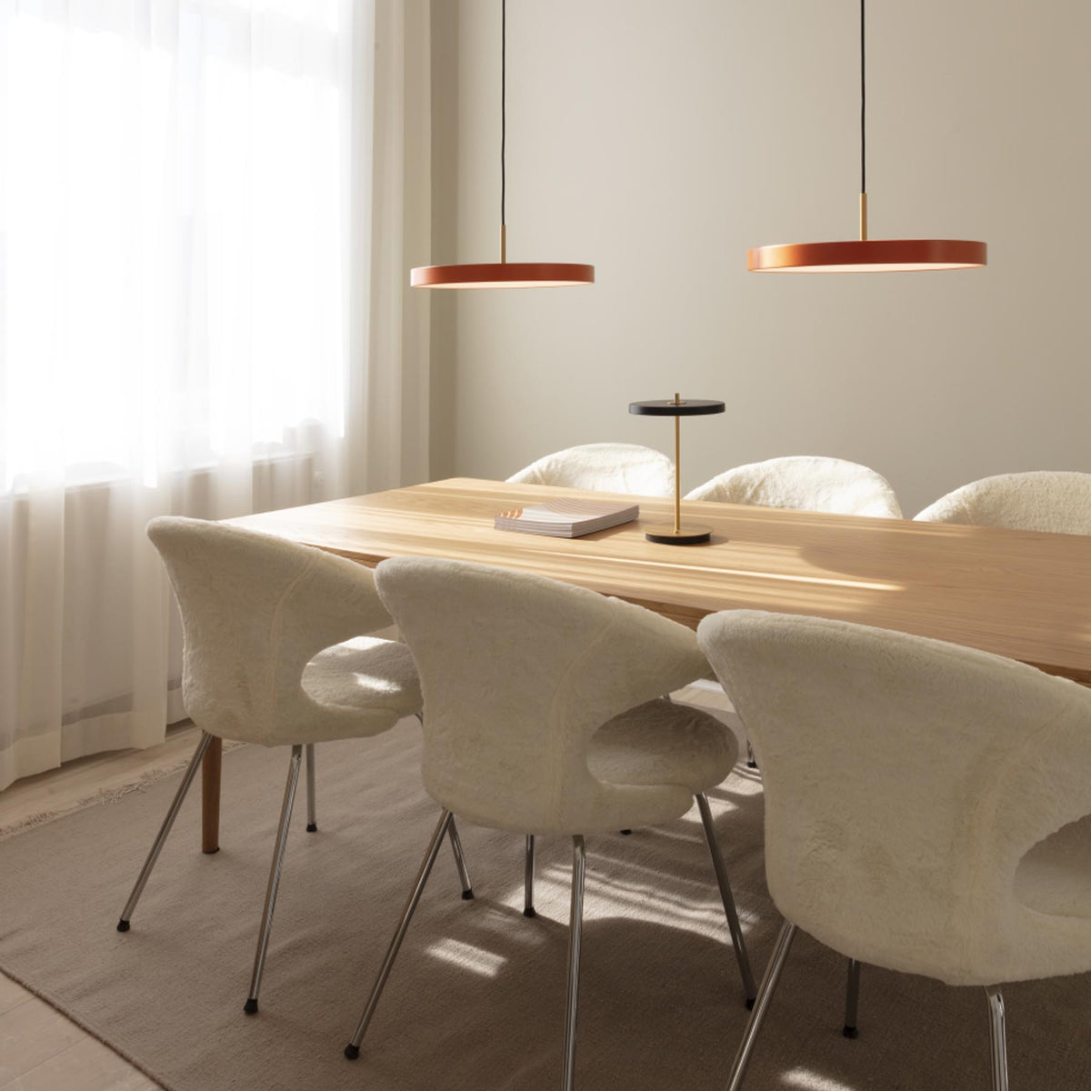 Time Flies Stuhl in Teddy White präsentiert im Onlineshop von KAQTU Design AG. Stuhl ist von Umage