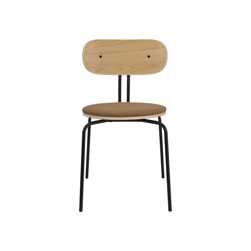 Eleganter gepolsterter Curious Stuhl von Umage, ideal für stilvolle Wohnräume und gemütliche Atmosphäre. Komfort trifft auf modernes Design.