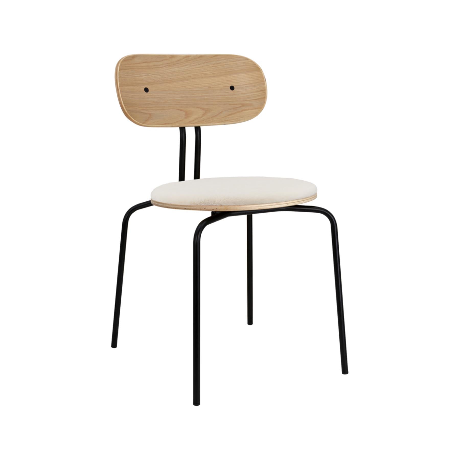 Eleganter gepolsterter Curious Stuhl von Umage, perfekt für stilvolle Interiors und komfortable Sitzgelegenheiten in jedem Raum.