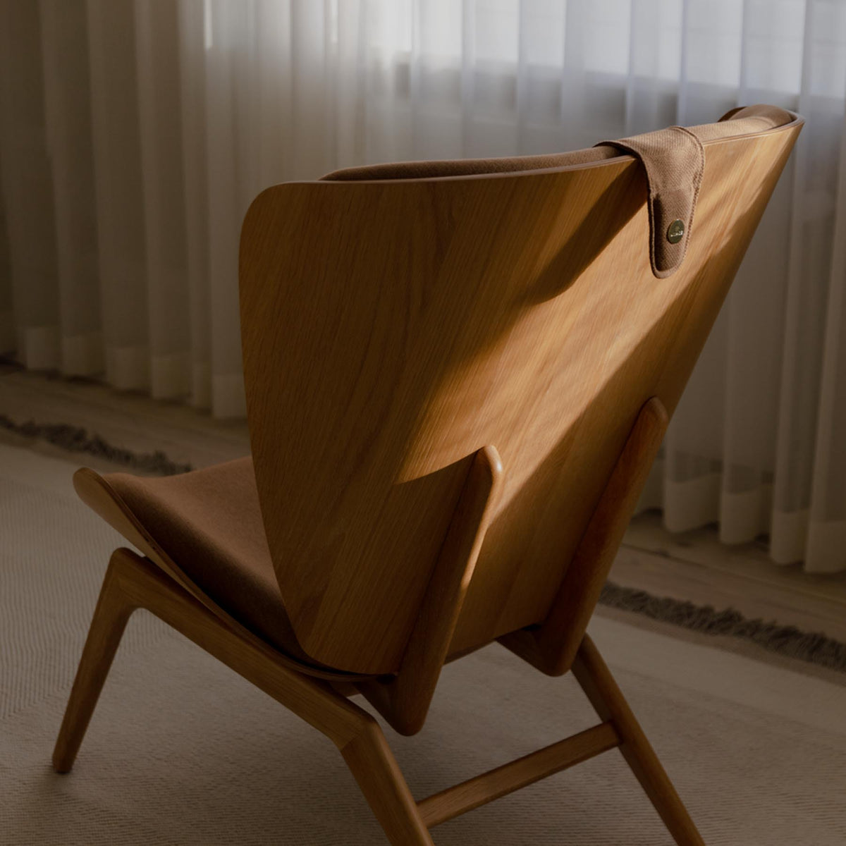 Neck Rest - Umage Sessel in Sugar Brown präsentiert im Onlineshop von KAQTU Design AG. Sessel-Zubehör ist von Umage