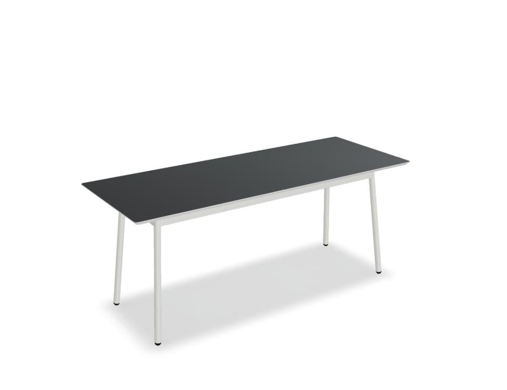 Unit UN18 - Tisch in FENIX Schwarz Matt präsentiert im Onlineshop von KAQTU Design AG. Esstisch ist von Mdd