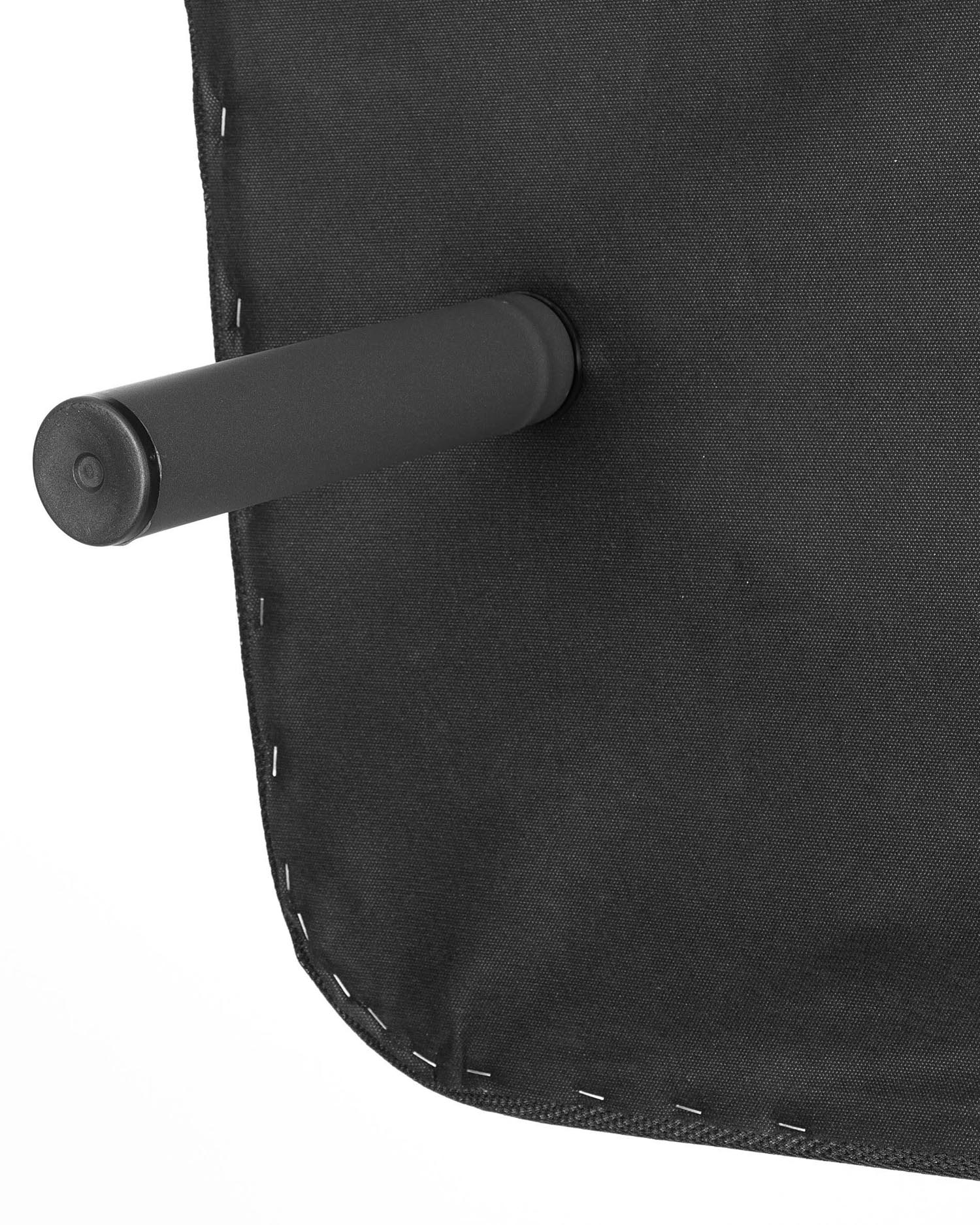 Stilvolles Bettgestell 140 x 190 cm von Kave Home, gepolstert mit strapazierfähigem 3D-Stoff für optimalen Komfort und Anpassungsfähigkeit.