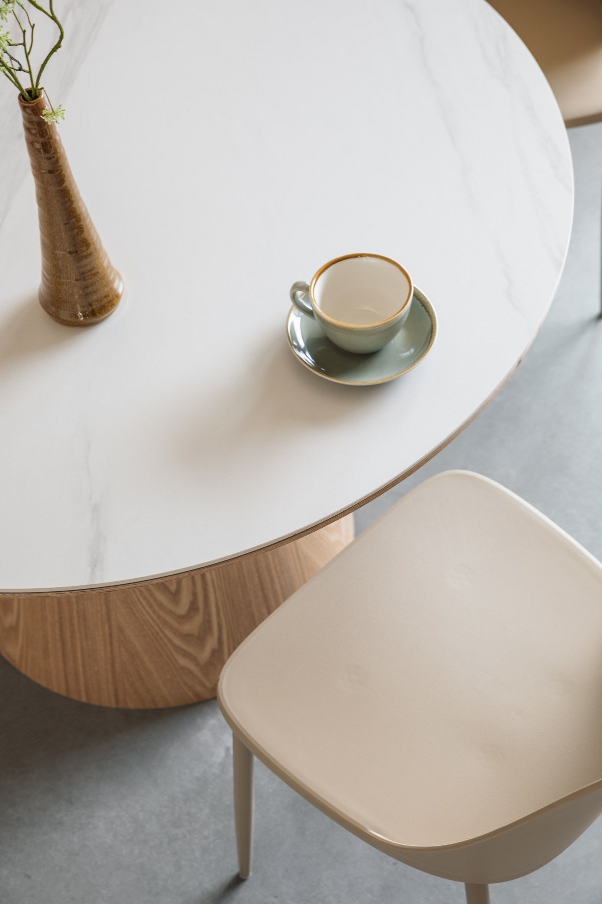 Almira Esstisch Round in Natur präsentiert im Onlineshop von KAQTU Design AG. Esstisch ist von White Label Living